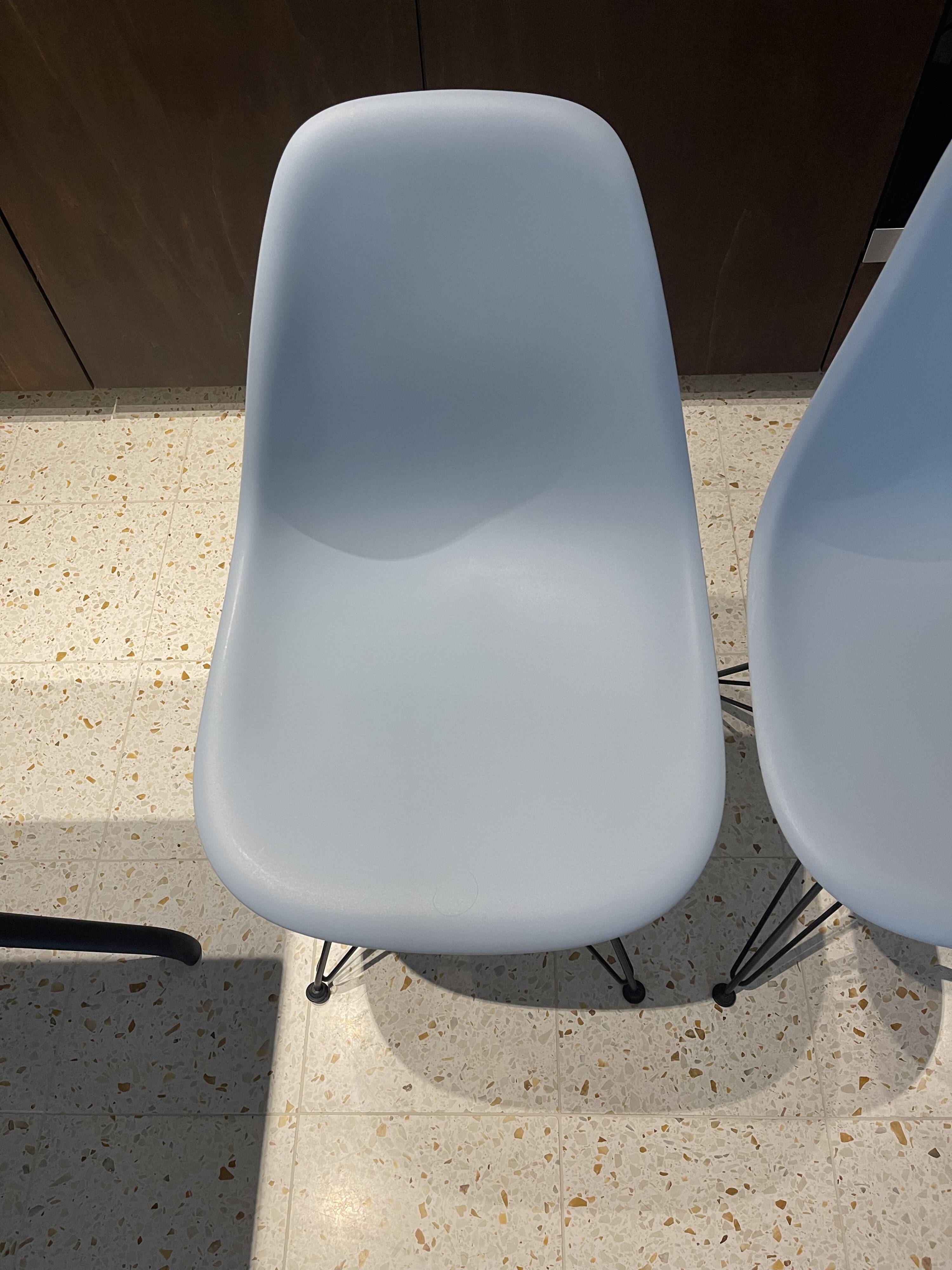 Set of 4 chairs - Eames Plastic Side Chair