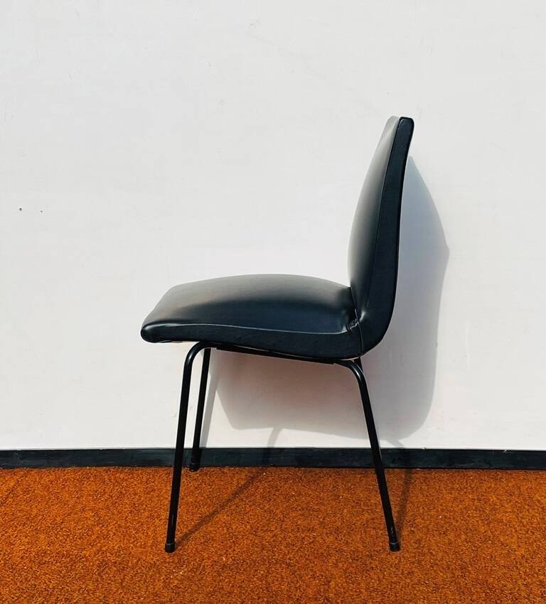 Pair of 'Robert' chairs by Pierre Guariche for Meurop