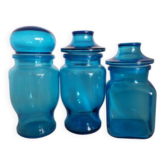 Lot de pots en verre bleus