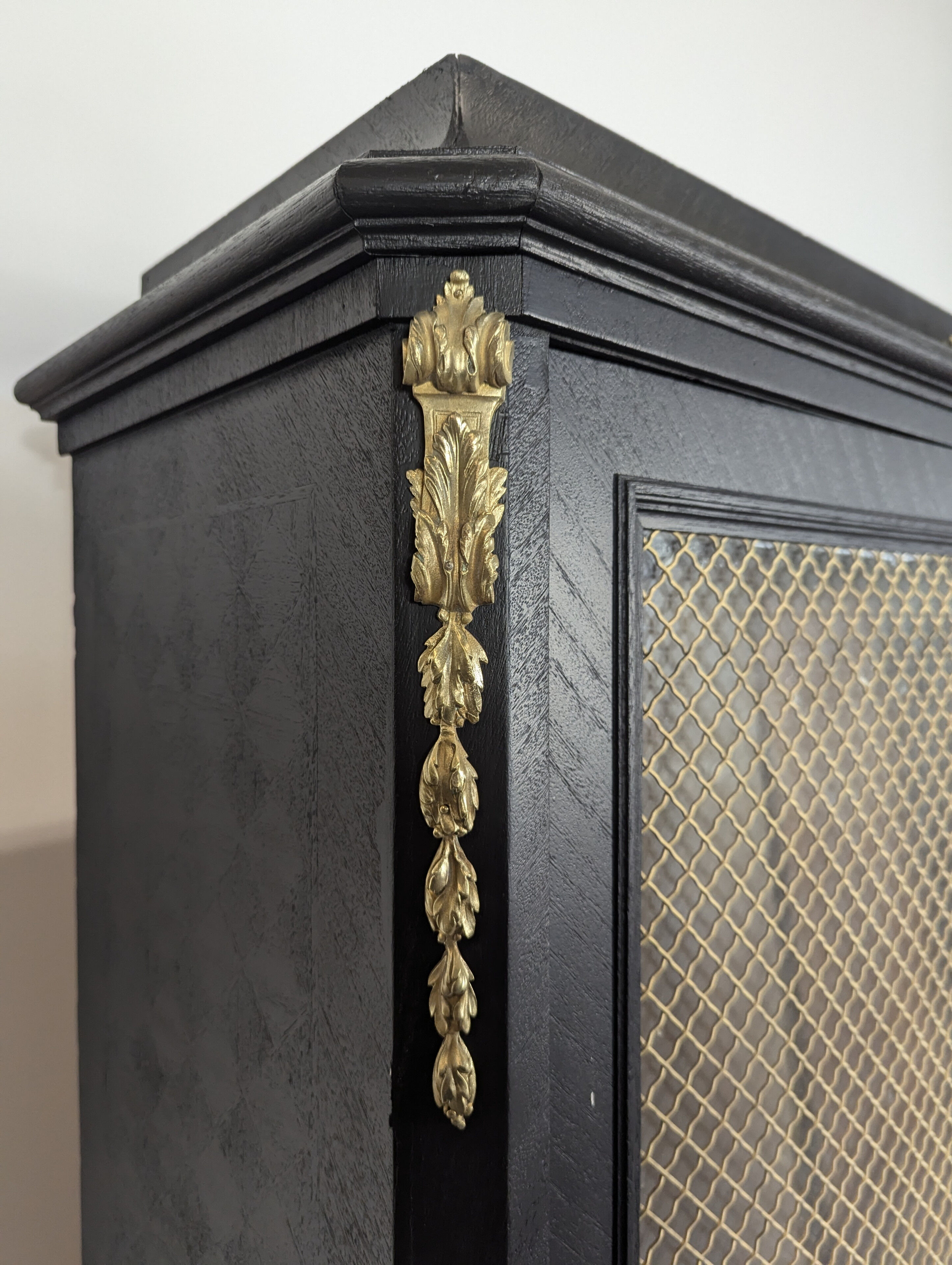 Blackened wooden bookcase display case from the Napoleon III period