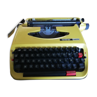 Machine à écrire mécanique brother 440TR