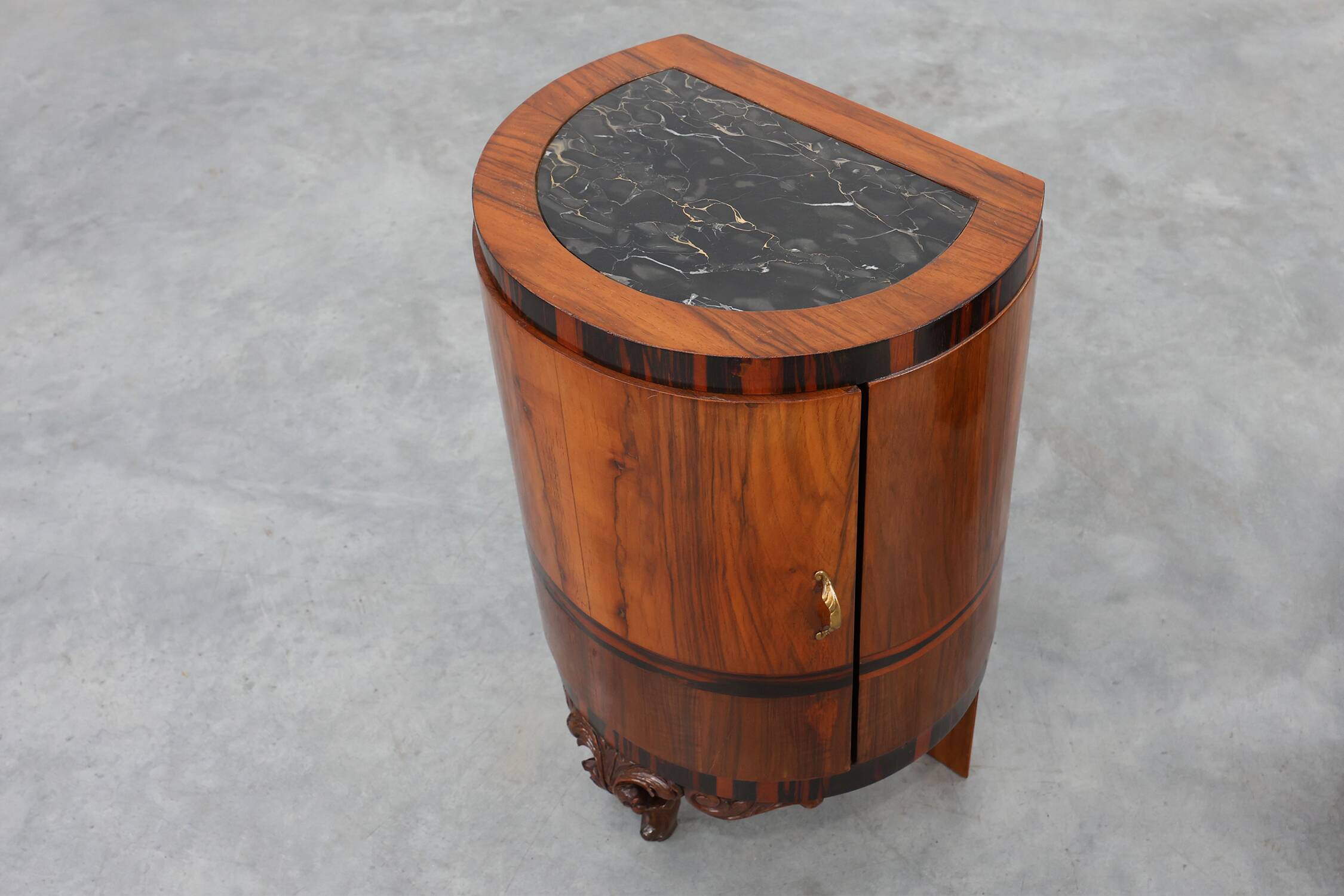 Pair walnut and marble Art Deco Nightstands, Italy 1920s