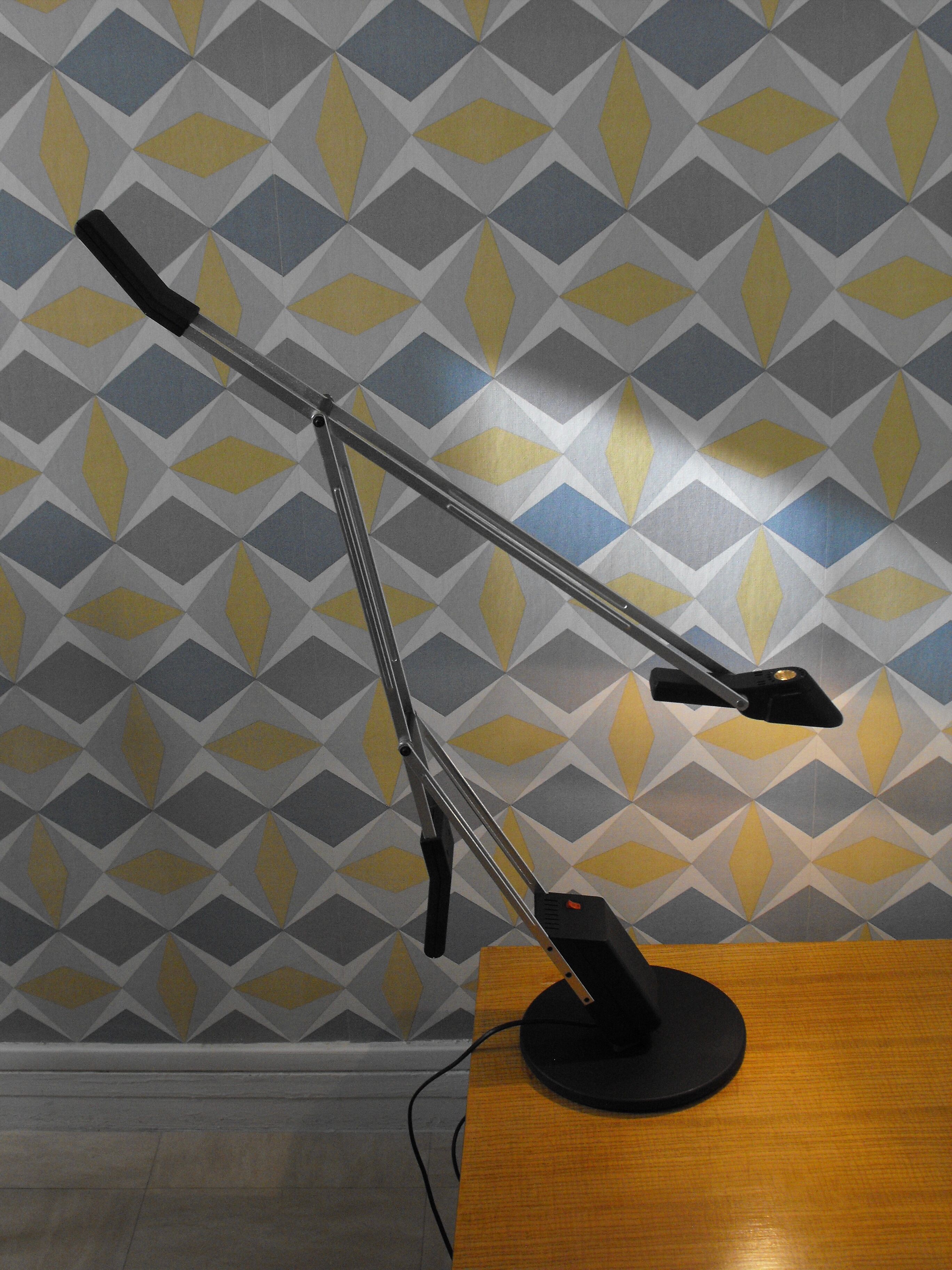 Stéfano Cevoli 80s articulated desk lamp.