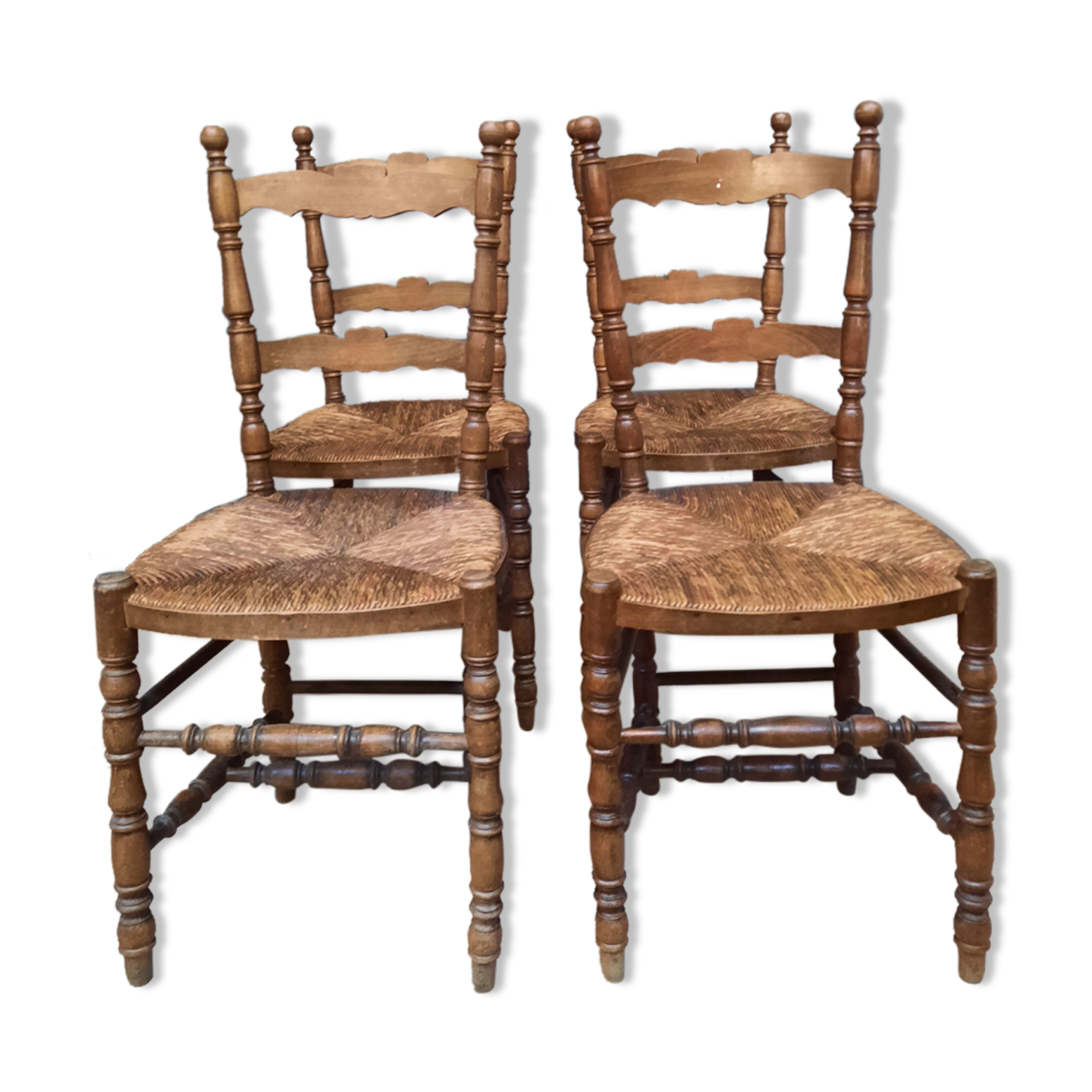 4 straw chairs with bar