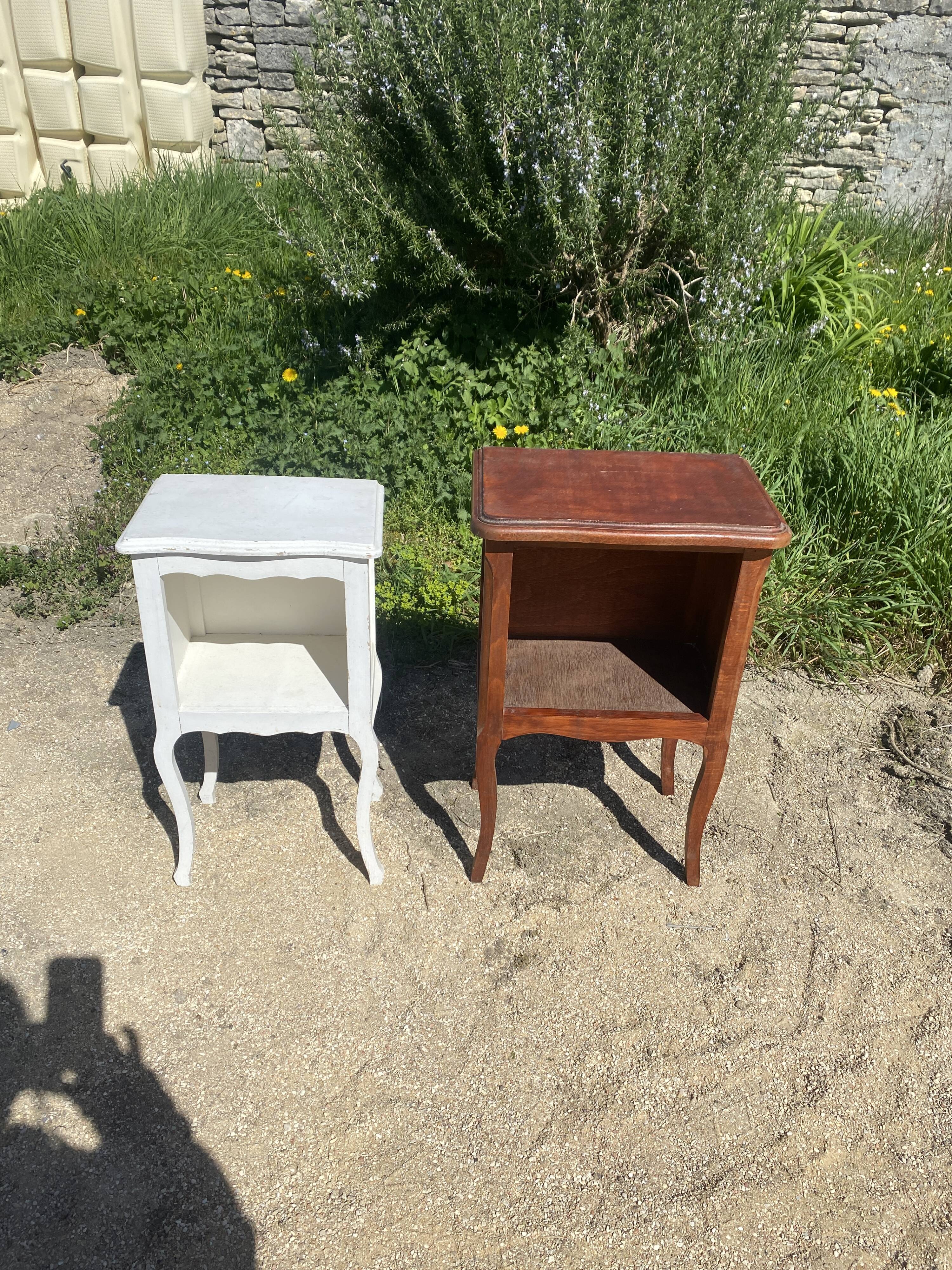 2 small bedside tables