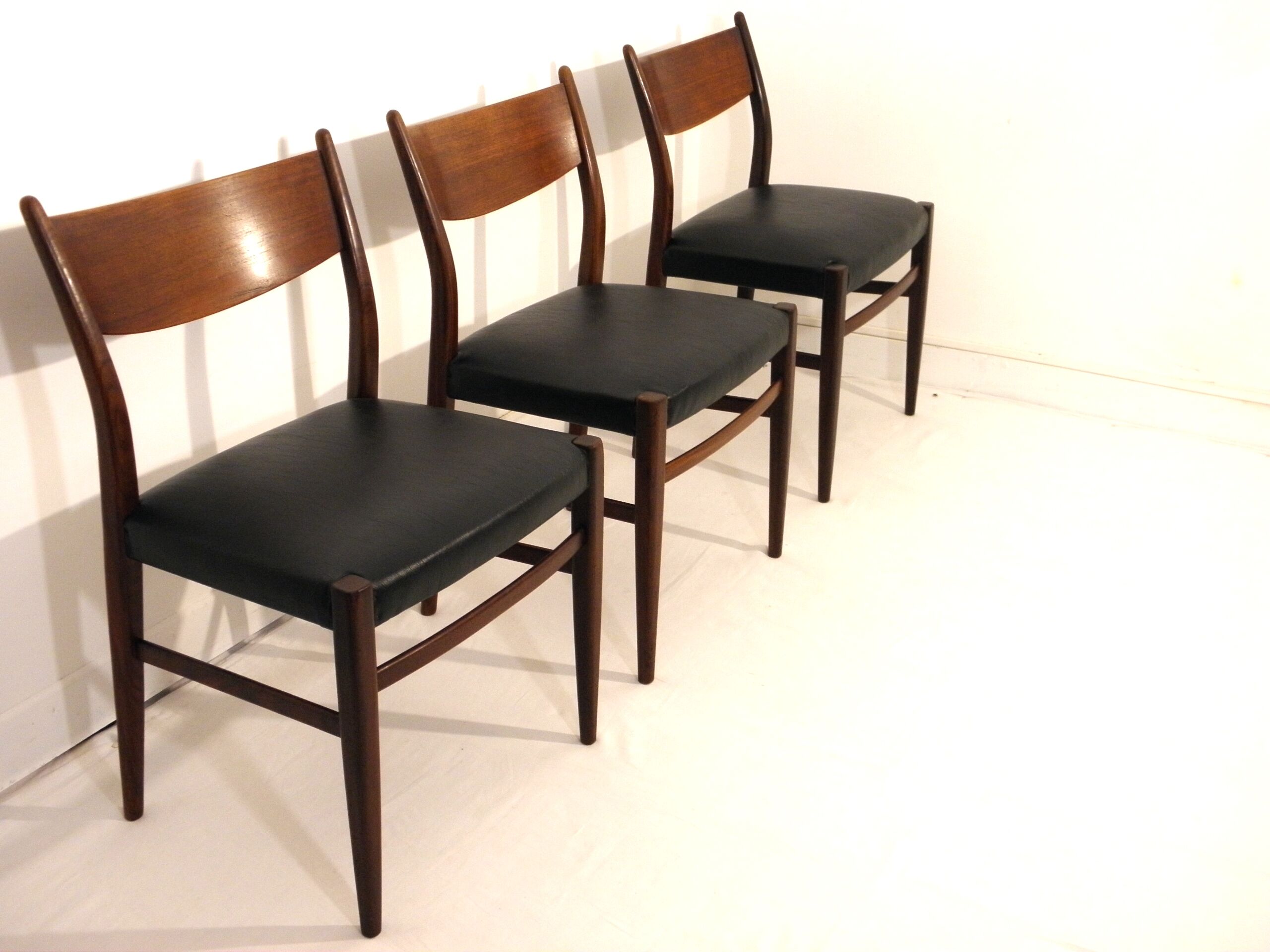 Lot of three Scandinavian teak chairs