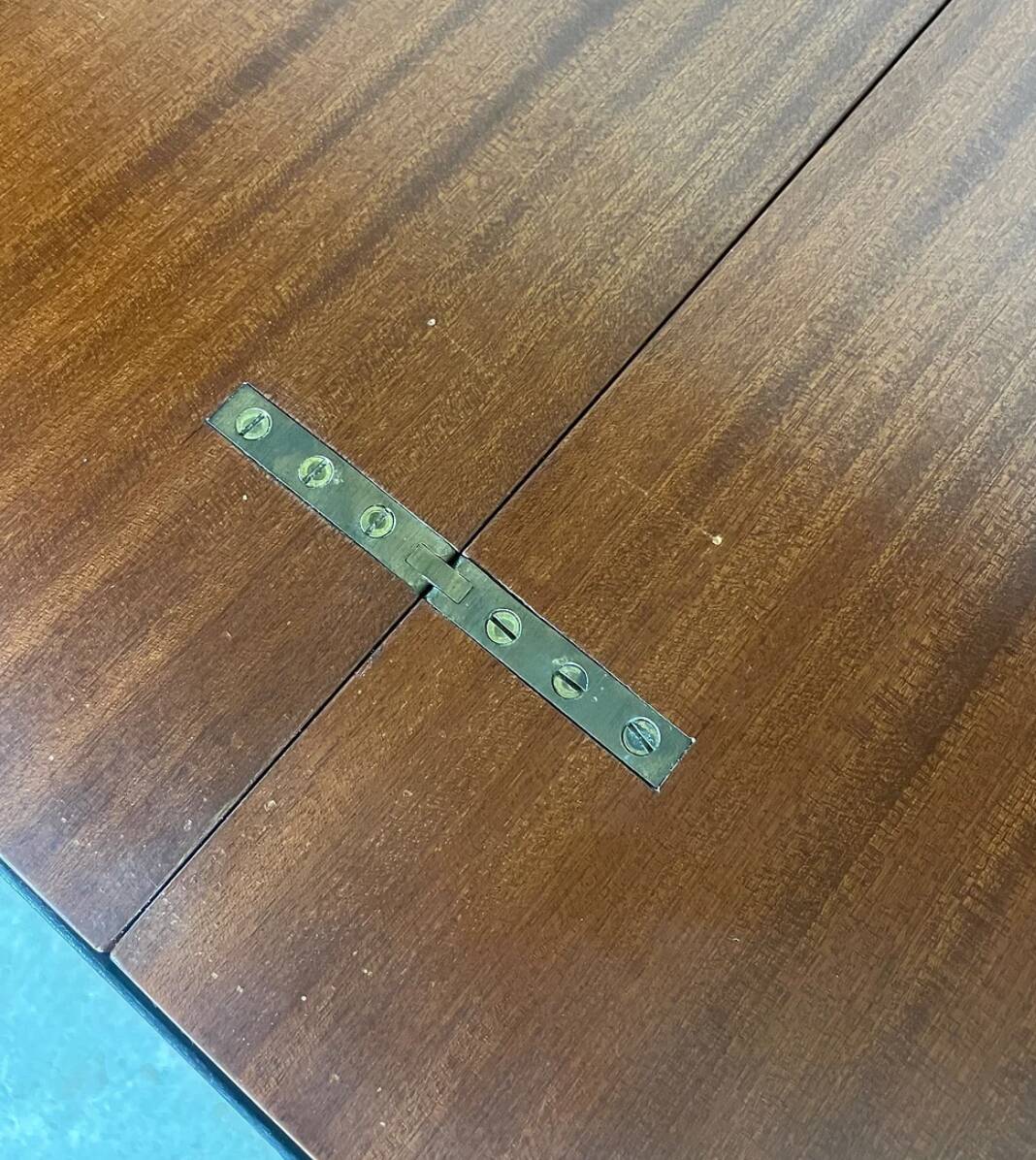 Table dlg George Frydman