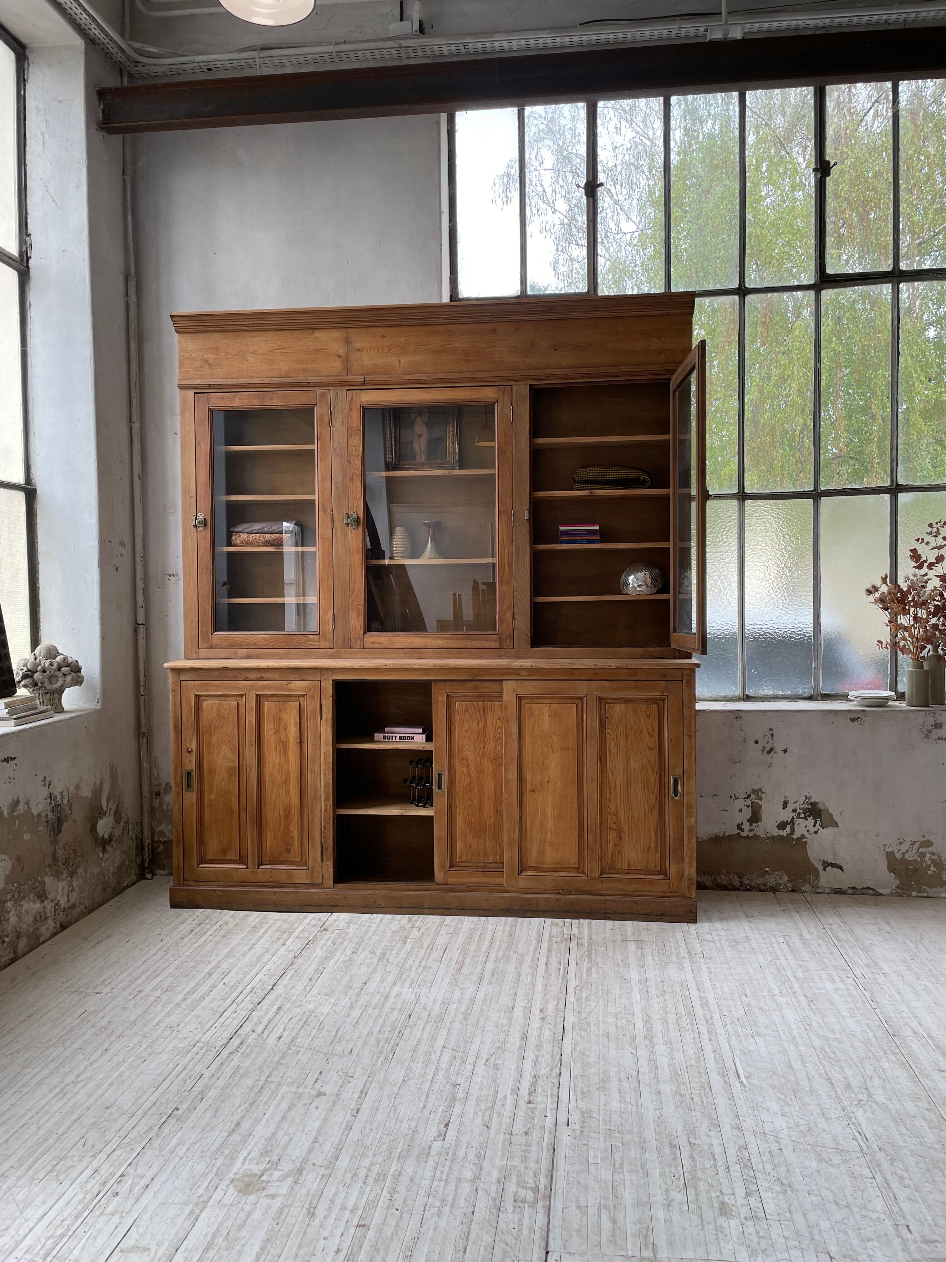 Oak showcase bookcase