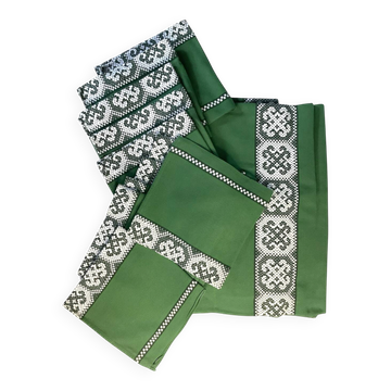 Tablecloth set and 11 napkins – Basque-inspired table linen