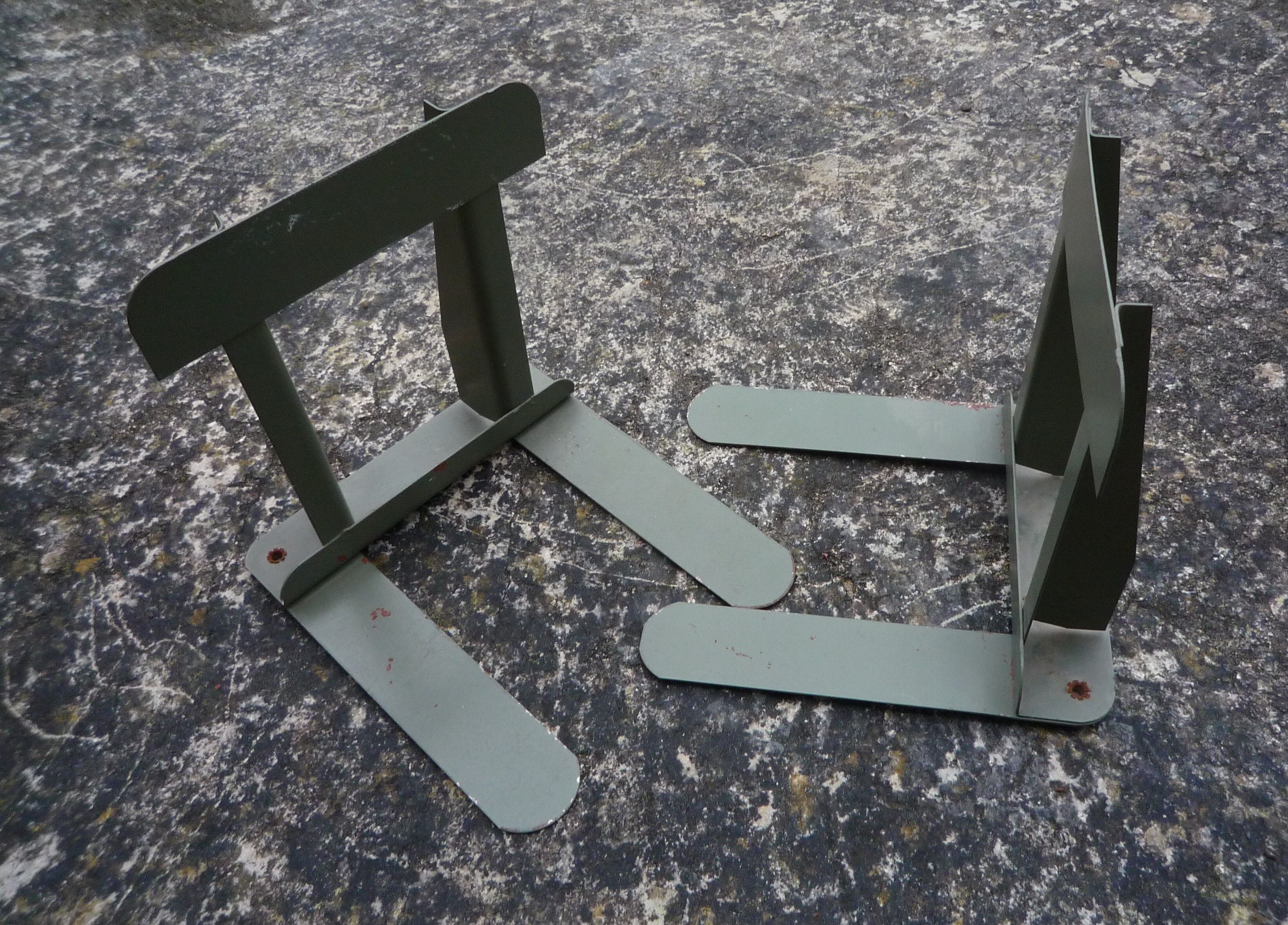 Pair of folded and riveted metal bookend, vintage 60s