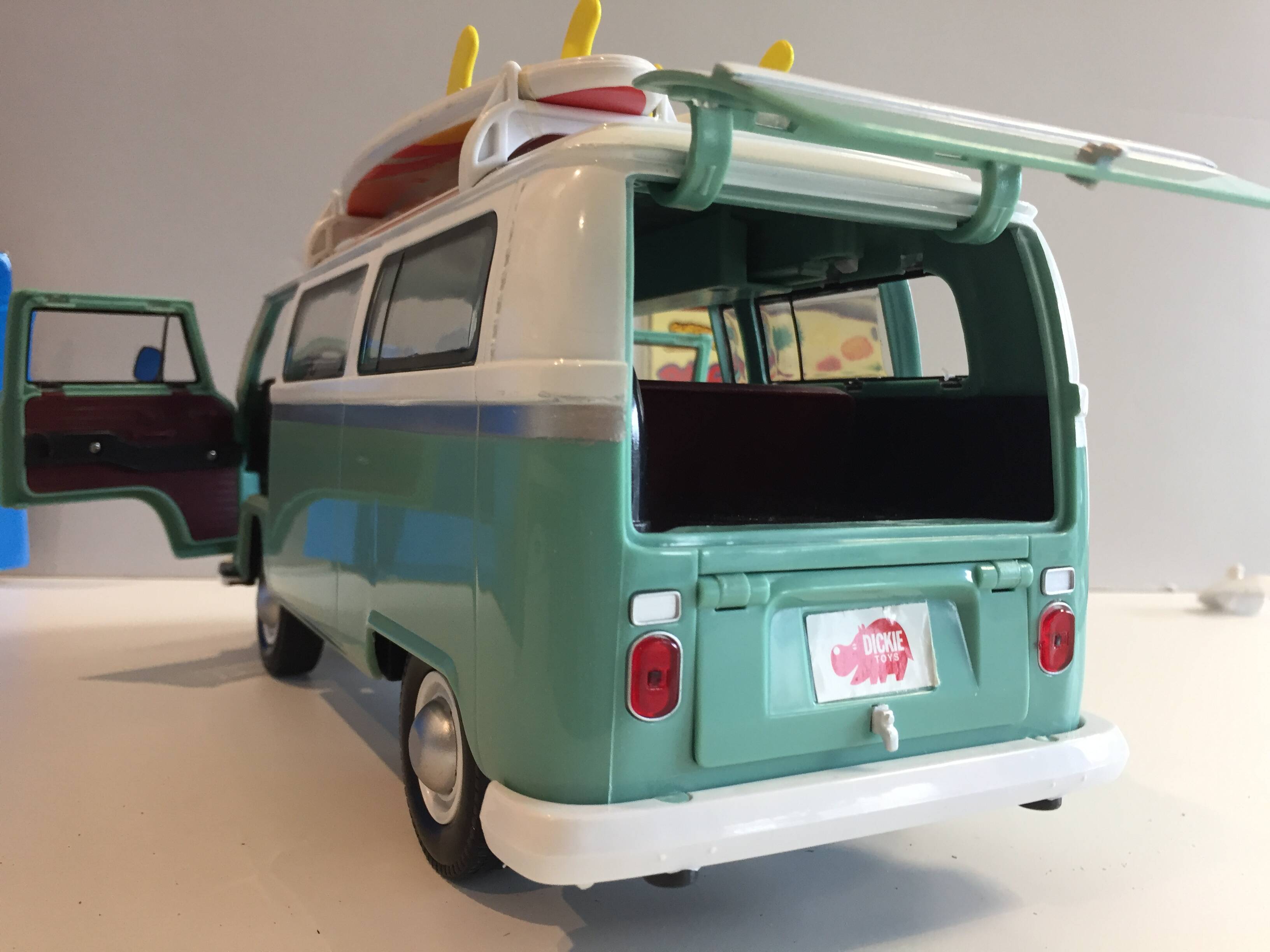 Collector Combi VolksWagen Surfer Van Bus Campervan Type 2 Scale 1:14 VW