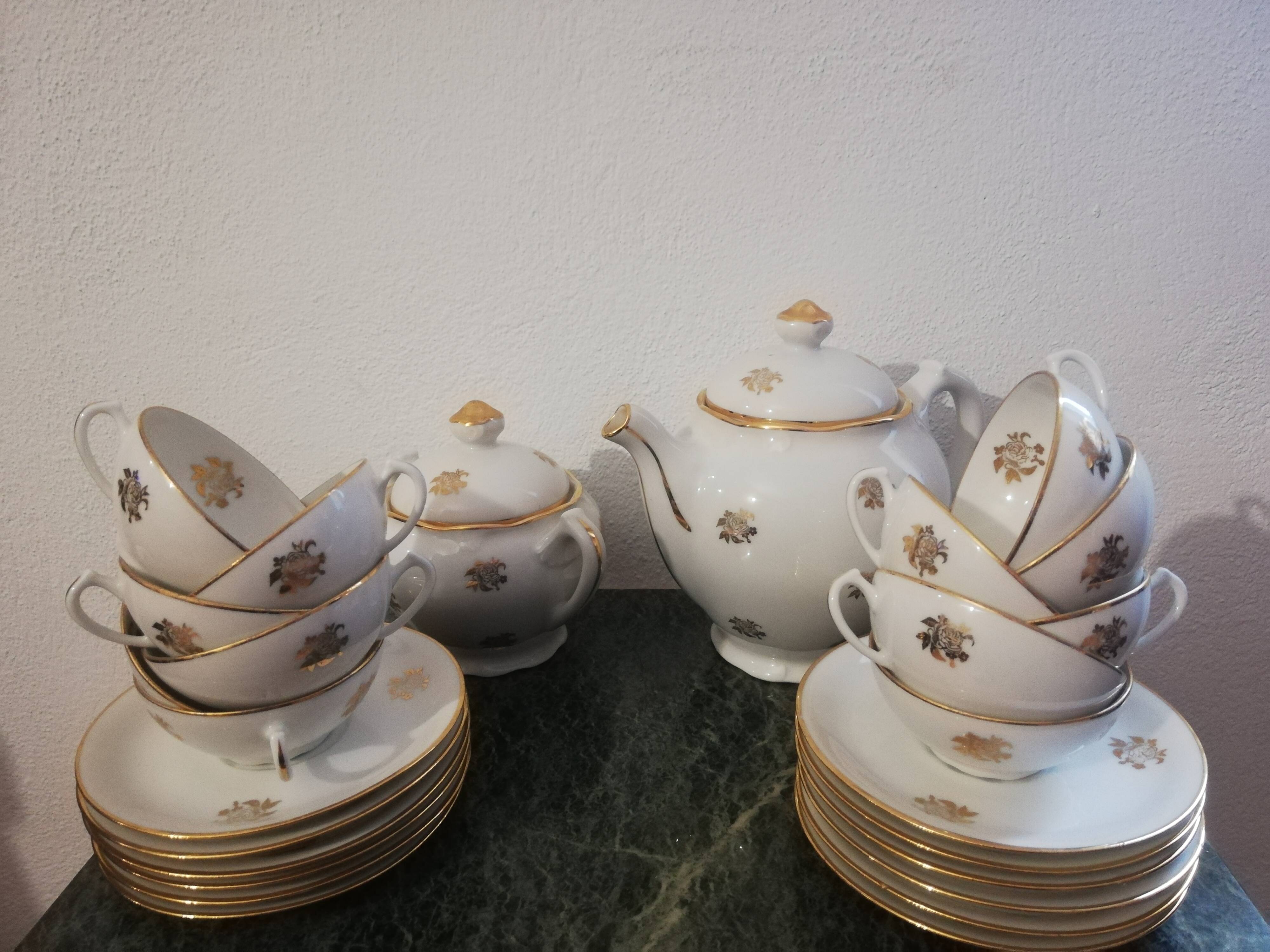 Tea or coffee service in white and gold Limoges porcelain "PL" (Limousine Porcelain)