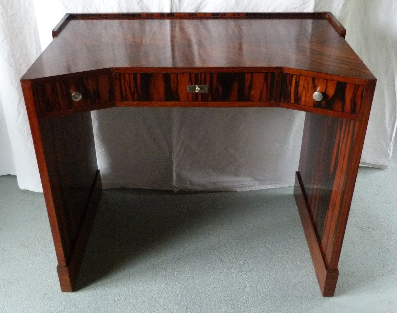 Art deco desk