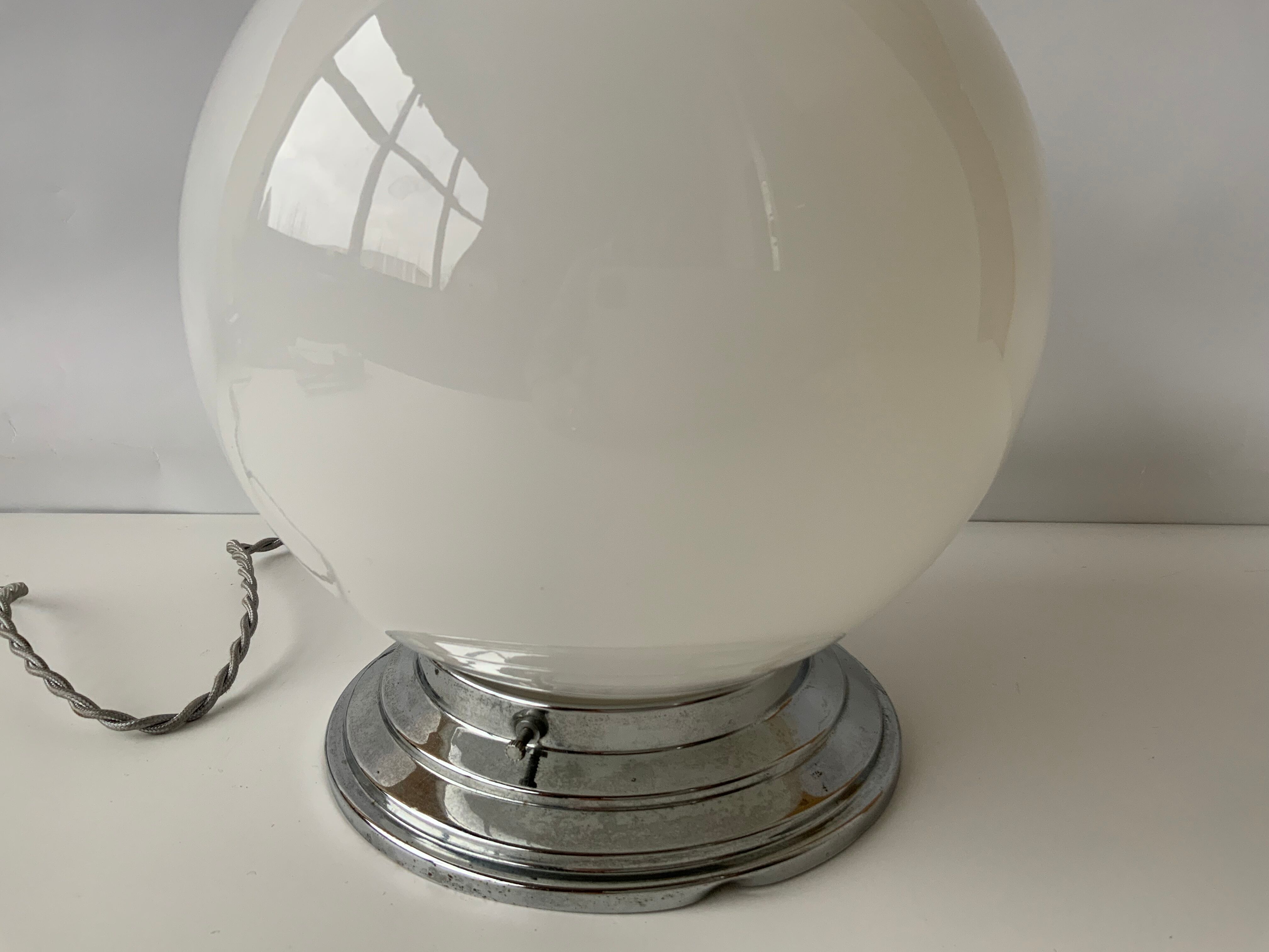 Opaline ball lamp