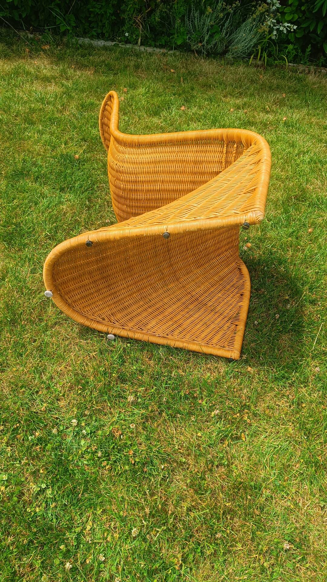 Vintage rattan chairs – cantilever design in the style of Panton – 1970s