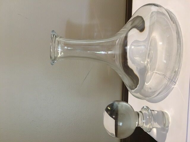 Glass carafe