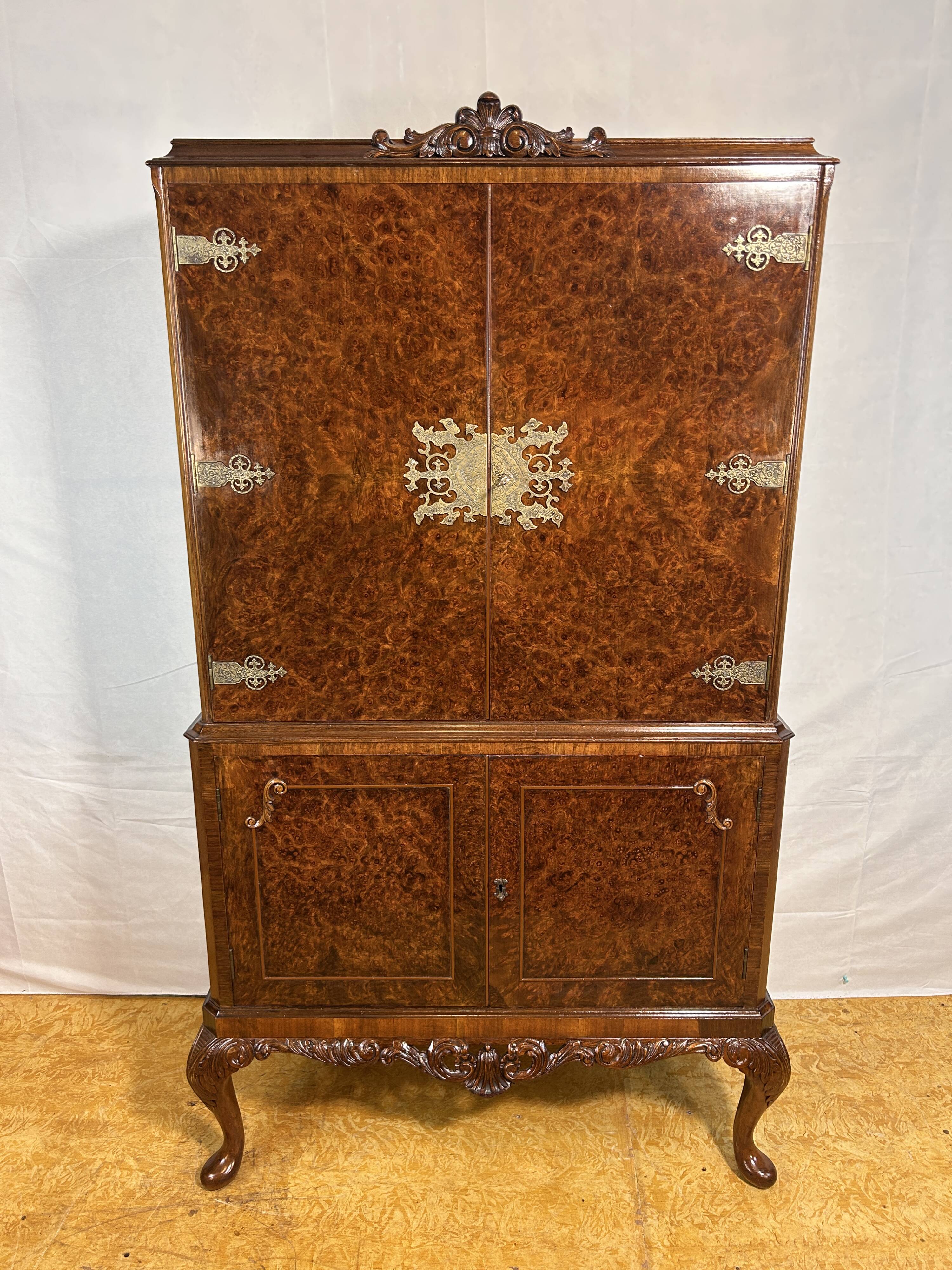 Mid-20th Century Burr Walnut Drinks Cabinet – Art Deco Elegance Meets Queen