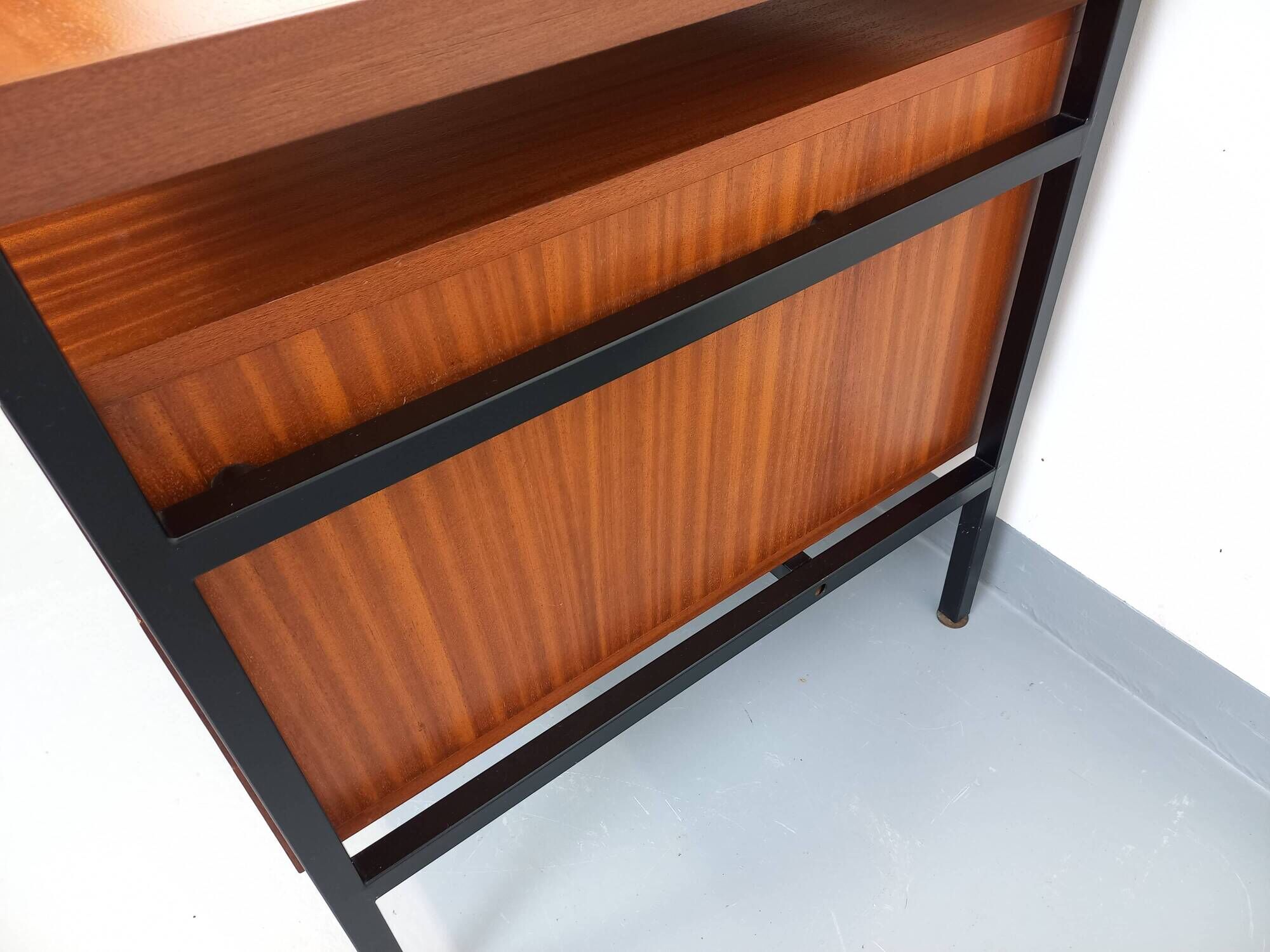 Vintage modernist double-sided desk in mahogany and black metal from the 1960s