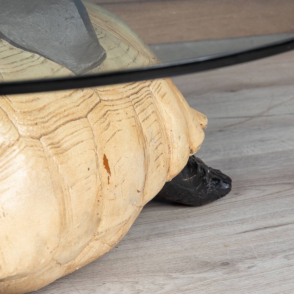 TABLE BASSE INUSITÉE EN FORME DE TORTUE PAR ANTHONY REDMILE, LONDRES