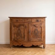 Buffet ancien en bois massif