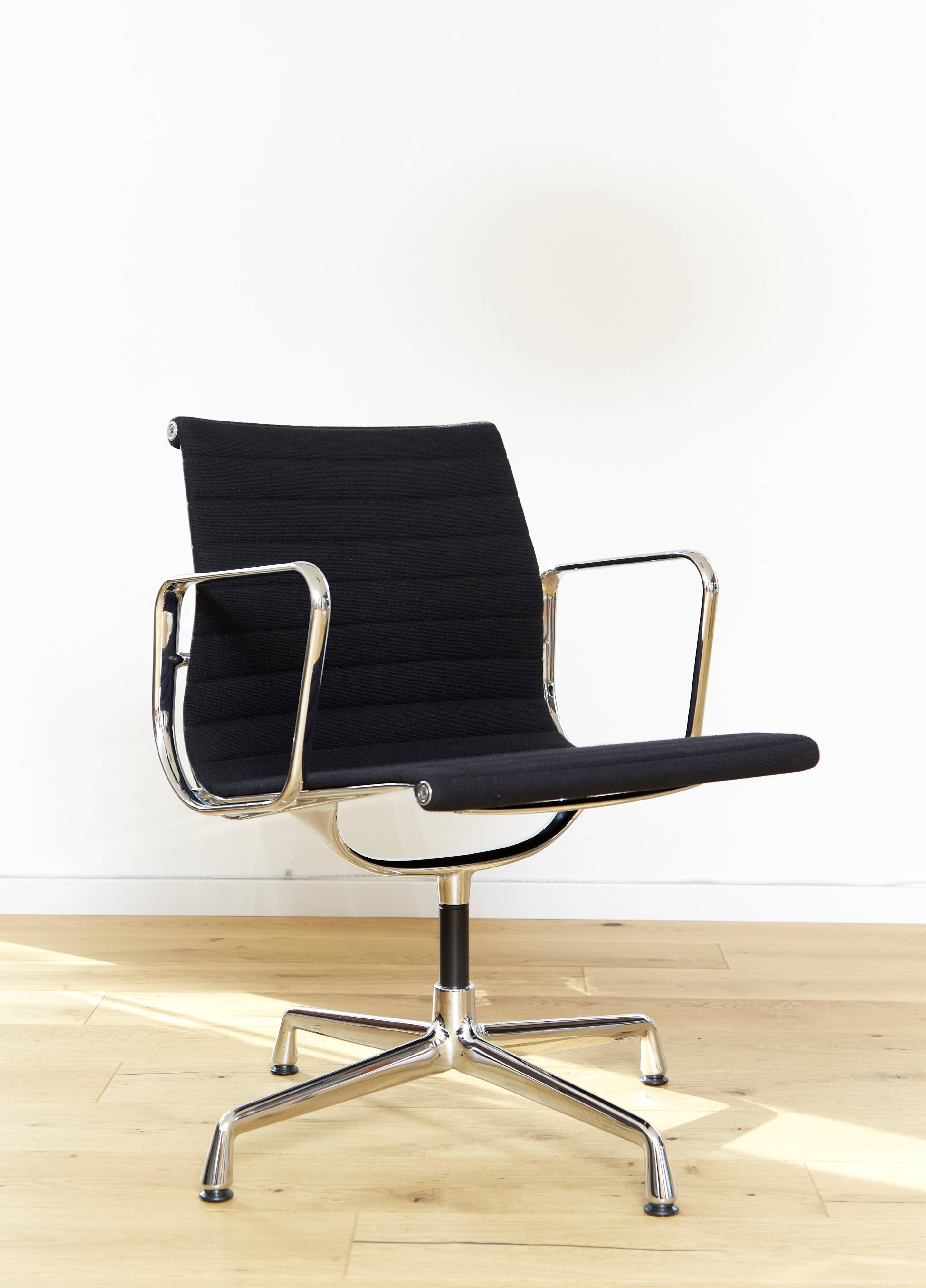 Charles & Ray Eames Aluminum Group Chair EA 108 for Vitra