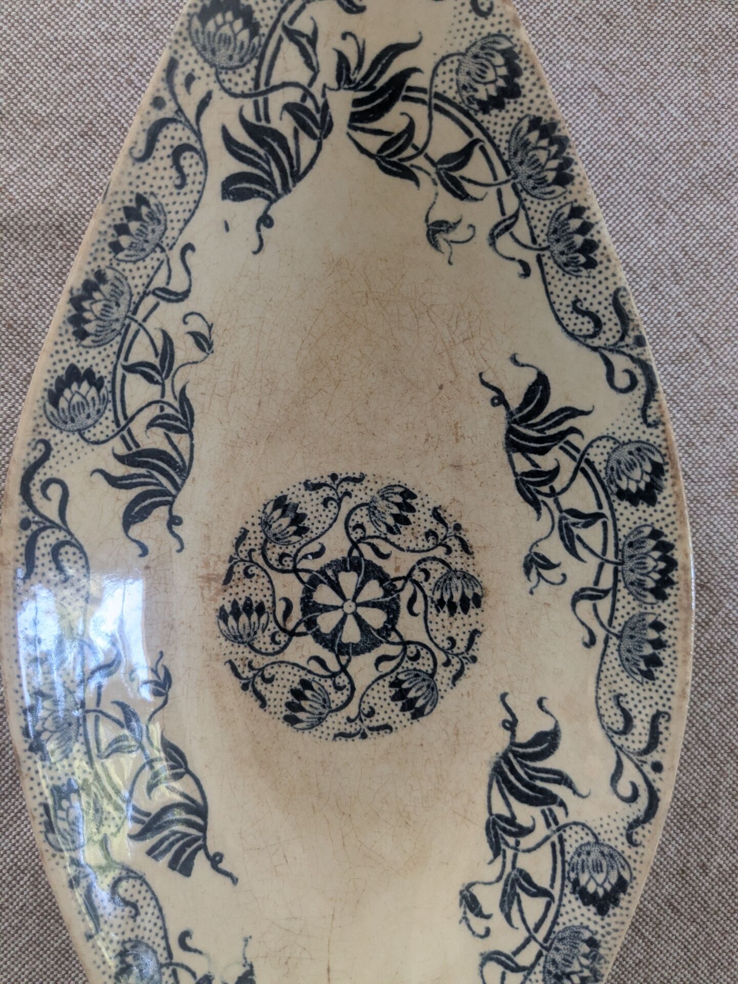 Two Sarreguemines Roxane dishes.
