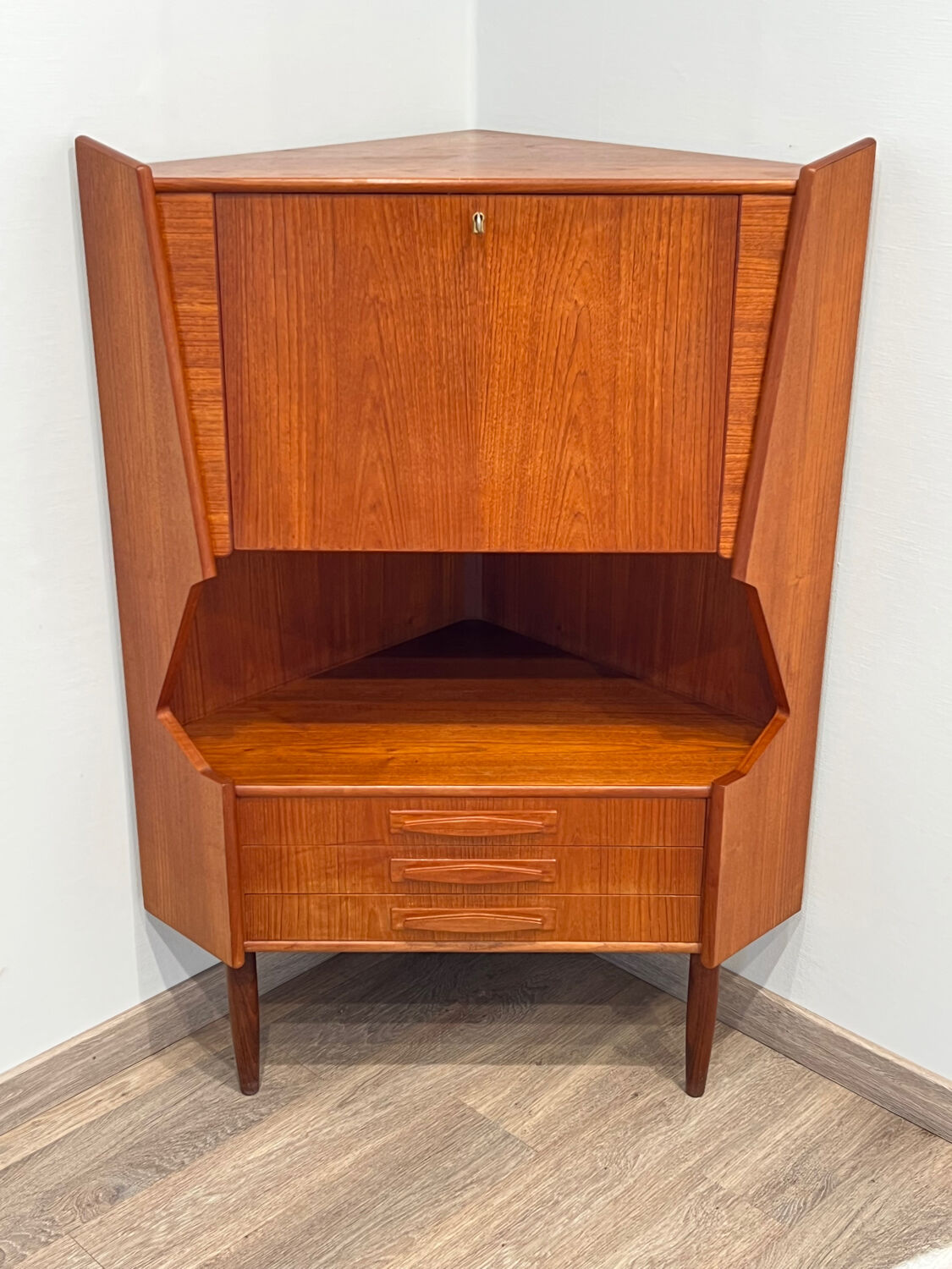 Scandinavian corner unit in teak, Danish design