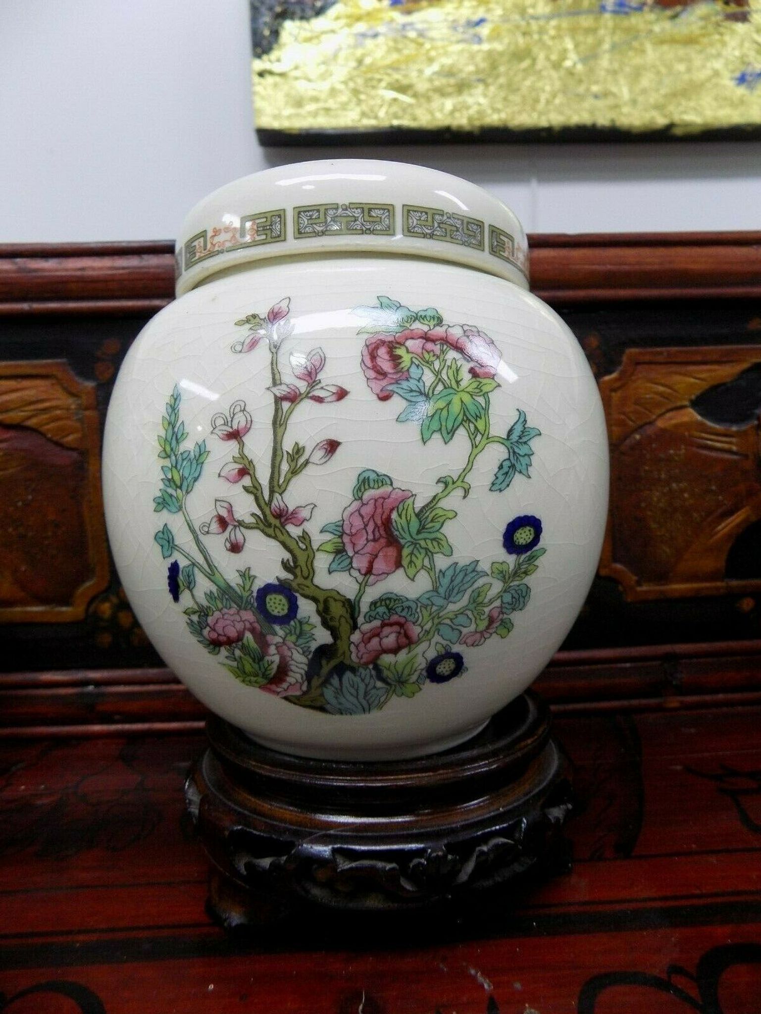 China porcelain lot 3 pots lid and wooden supports
