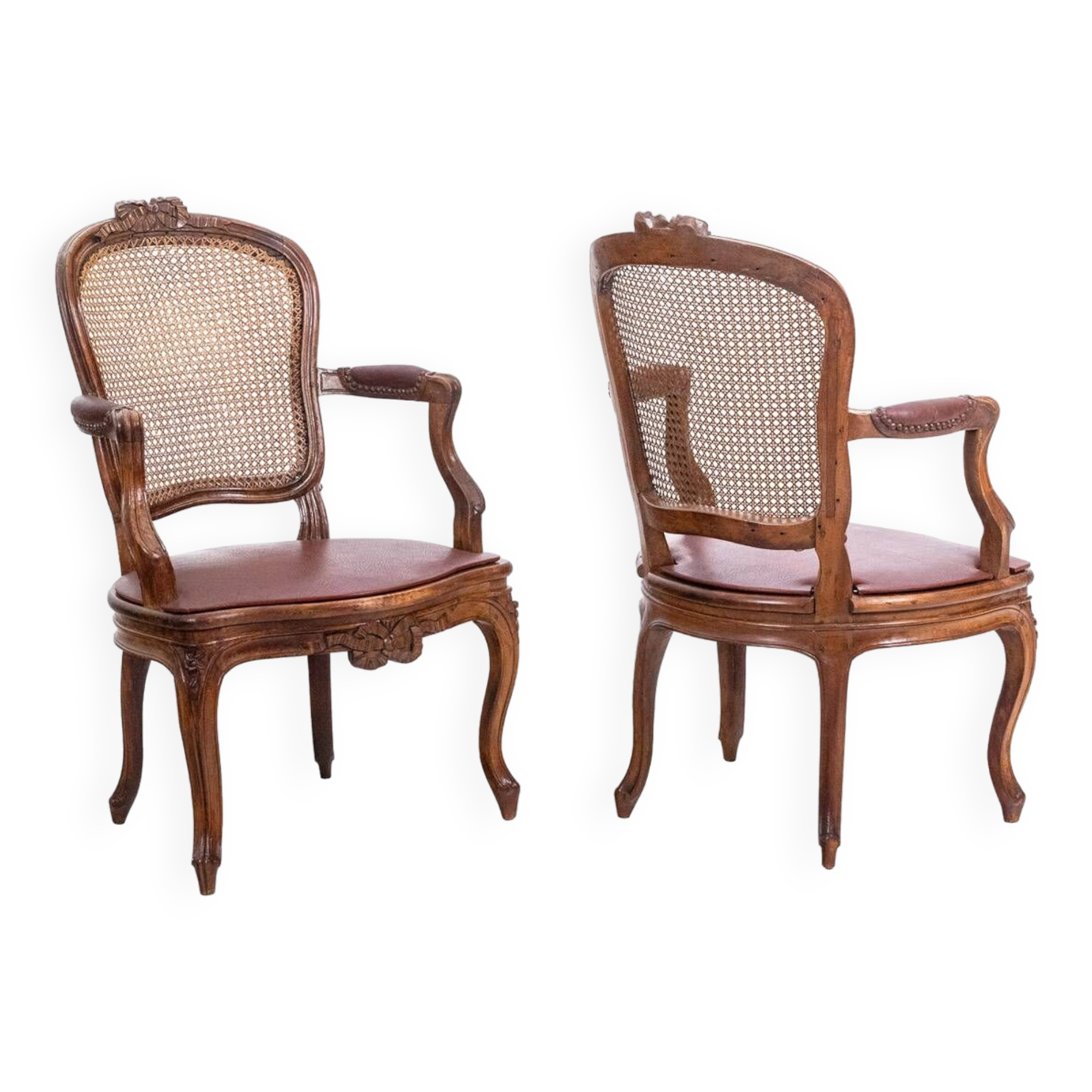 Pair of “cabriolet” armchairs in walnut and canework. Louis XV period. LS5209325