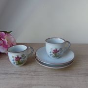 Set of two flowered stoneware cups with saucer from the 1980s.