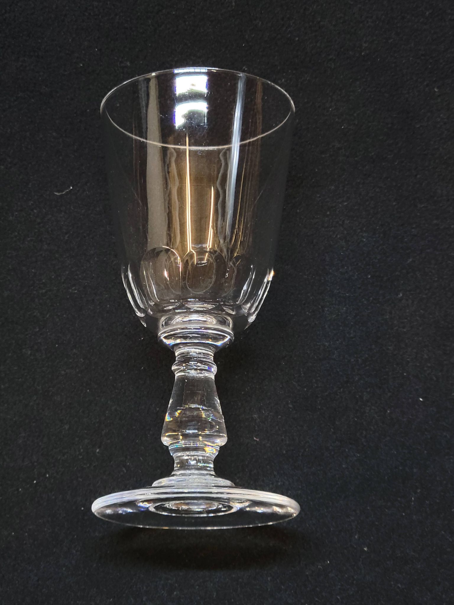 4 anciens verres a vin en cristal taillé baccarat ? saint louis ?