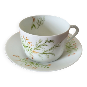 Tea cup and saucer in Limoges porcelain, Edith du Tertre design.