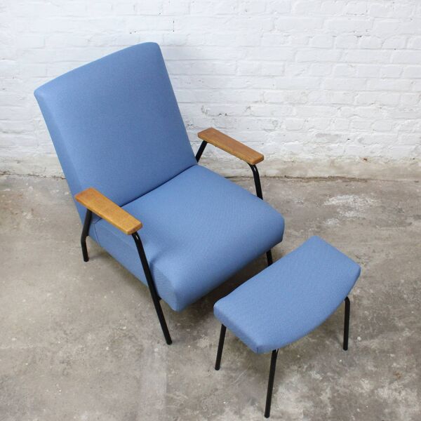 Fauteuil ''Rio'' et ottoman taureau de Pierre Guariche pour Meurop 1962