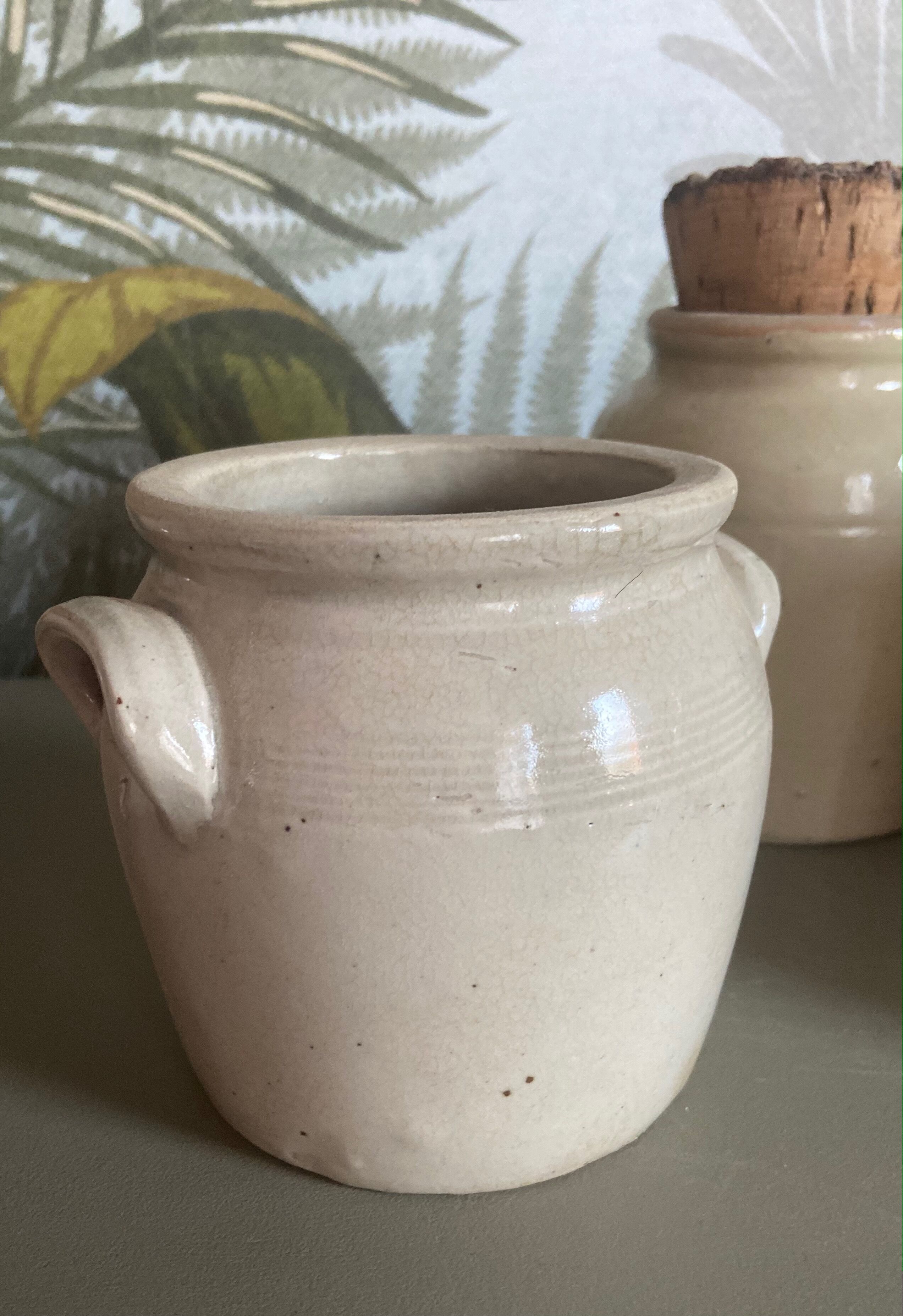 Unbleached ceramic pots