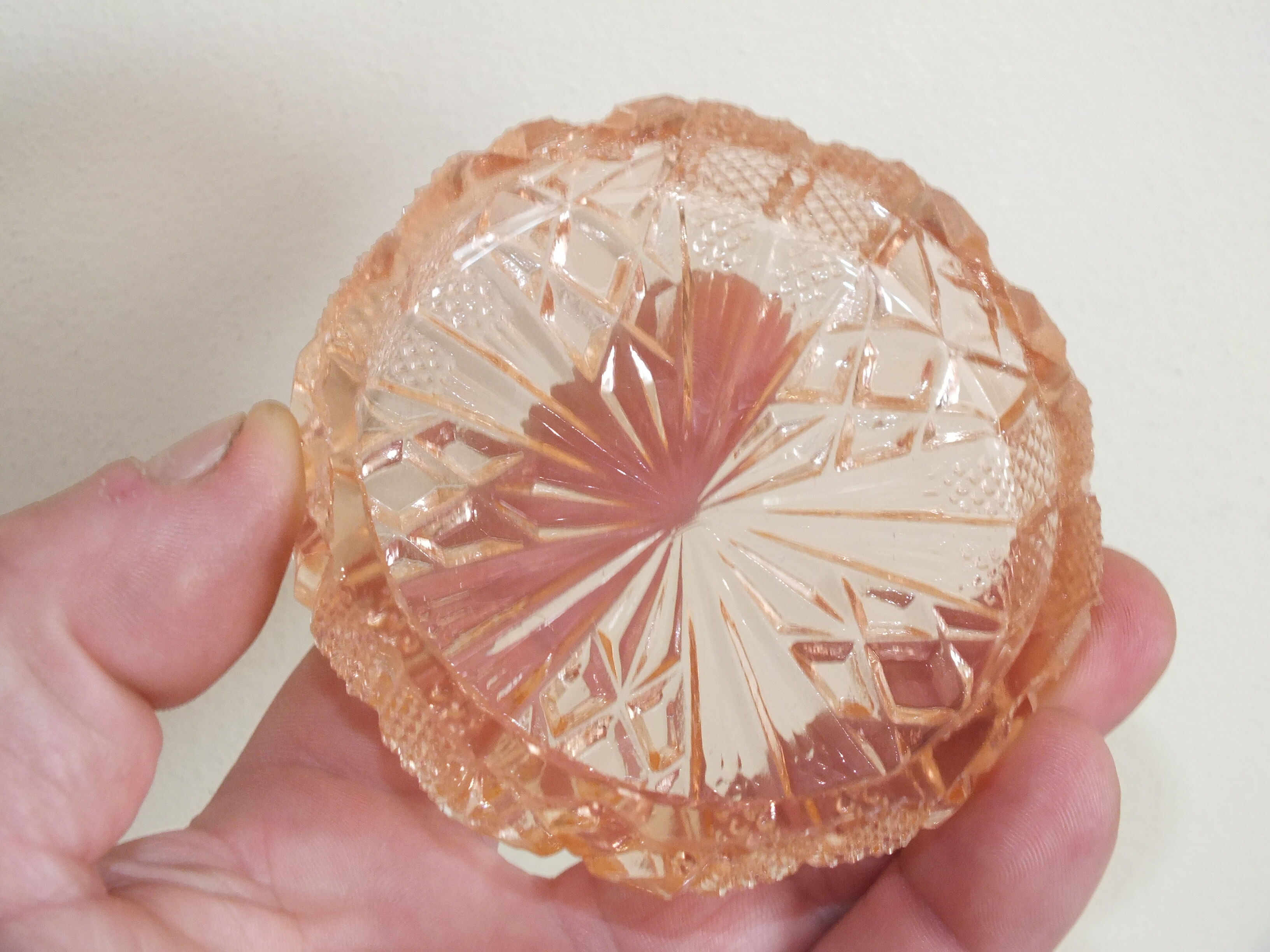 Pink tinted molded crystal powder box