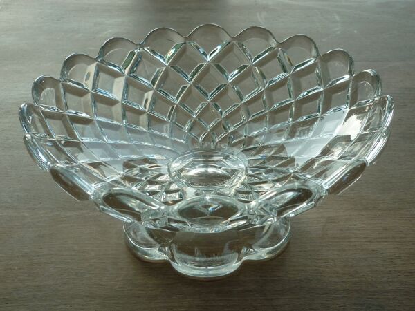 Coupe sur piedouche en cristal signée Baccarat