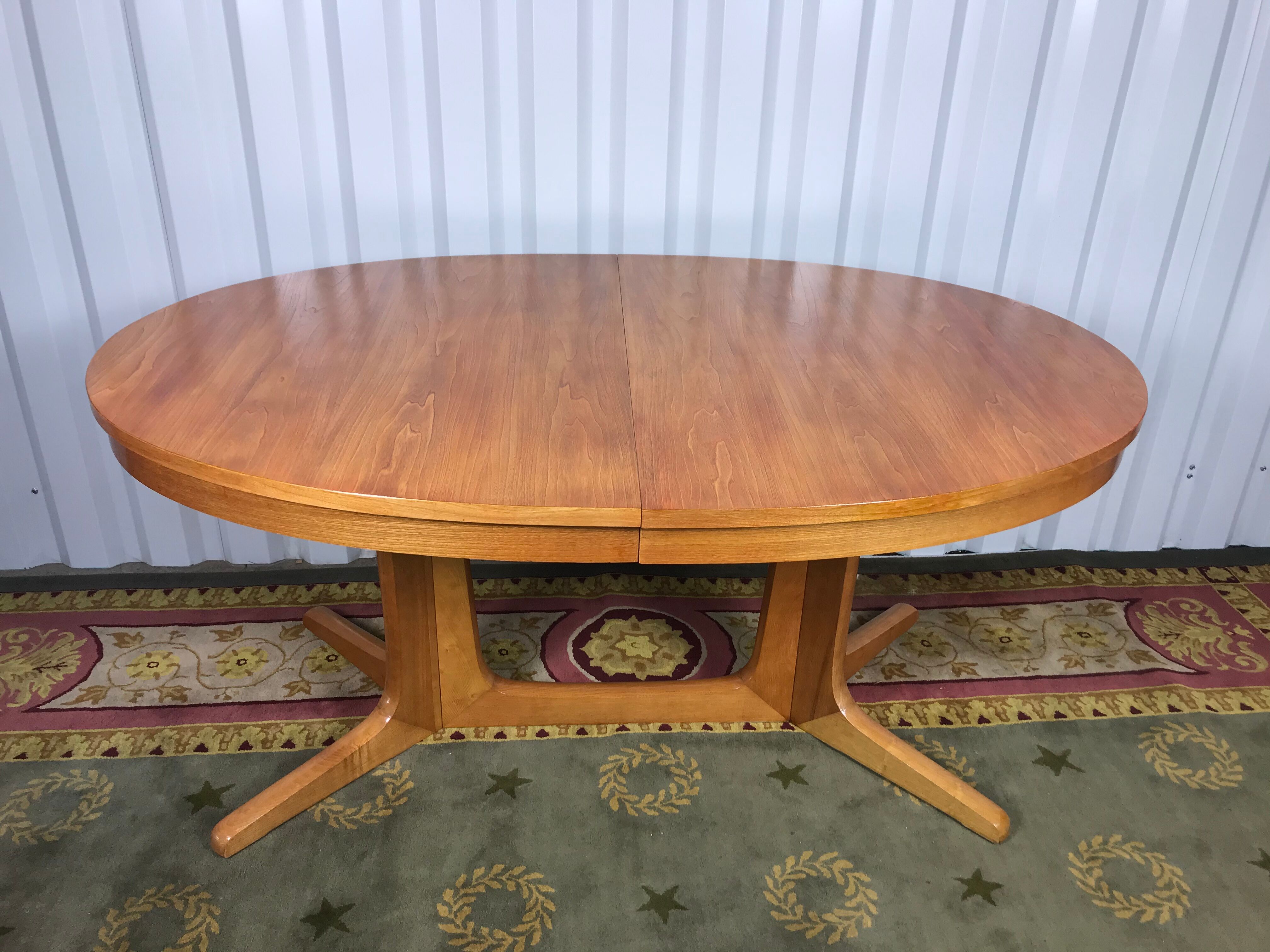 Baumann Oval Dining Table - 2 extensions