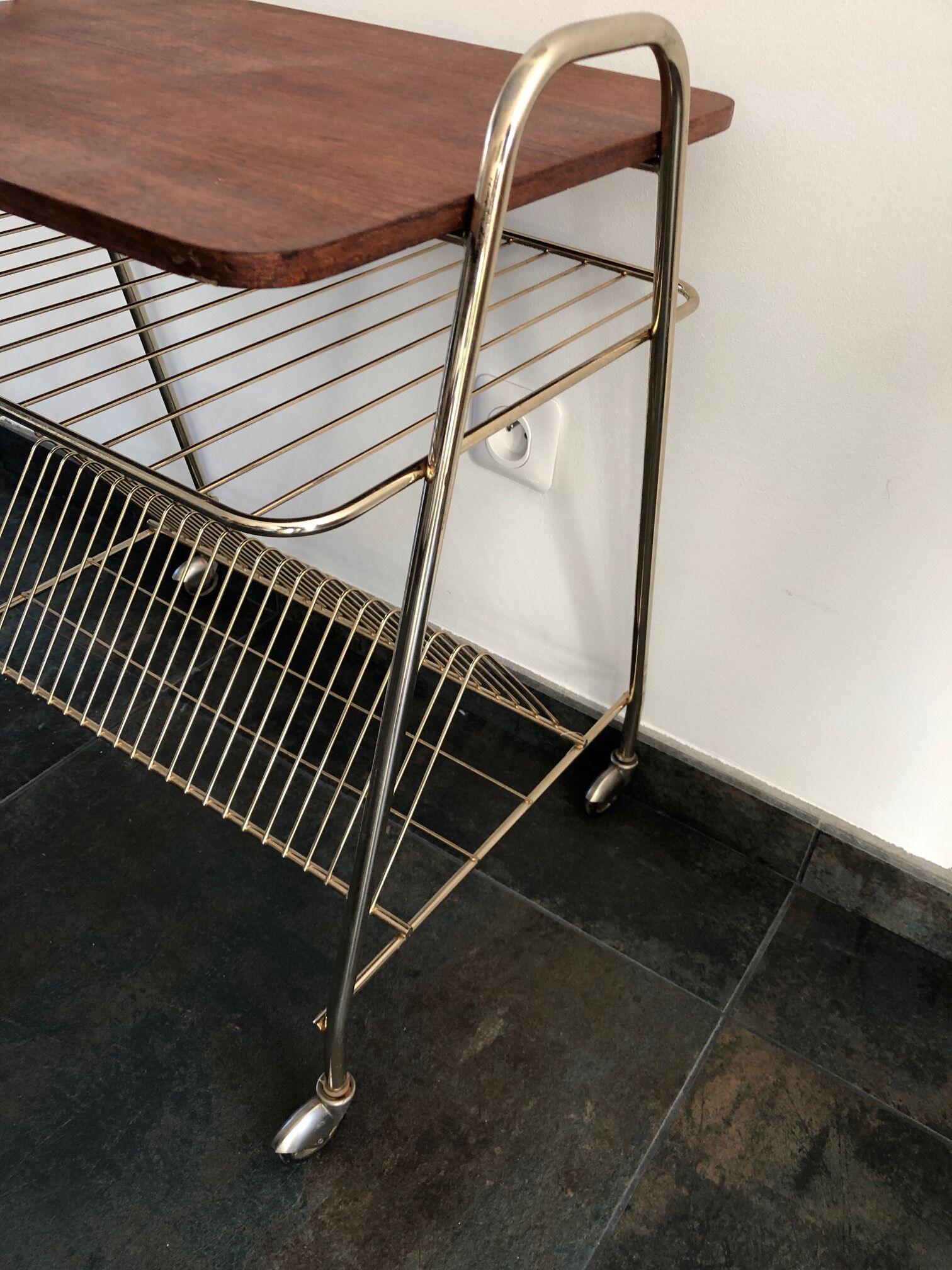 Roller tray for vinyl