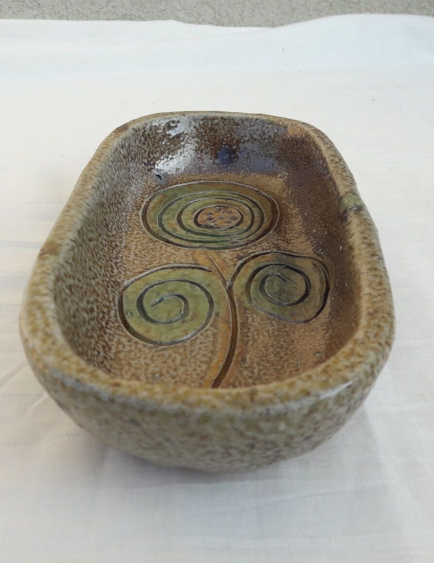 Sandstone pocket dish