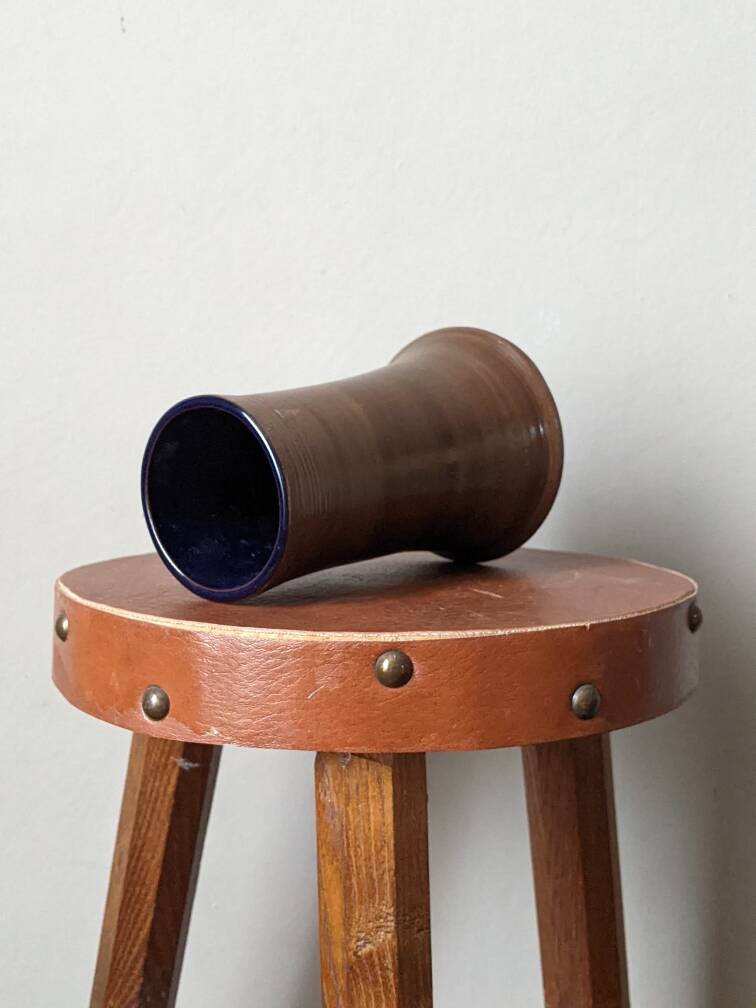 Minimalist Japandi vase, handmade ceramic, slow Japanese decoration