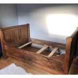 Ancient walnut roller bed