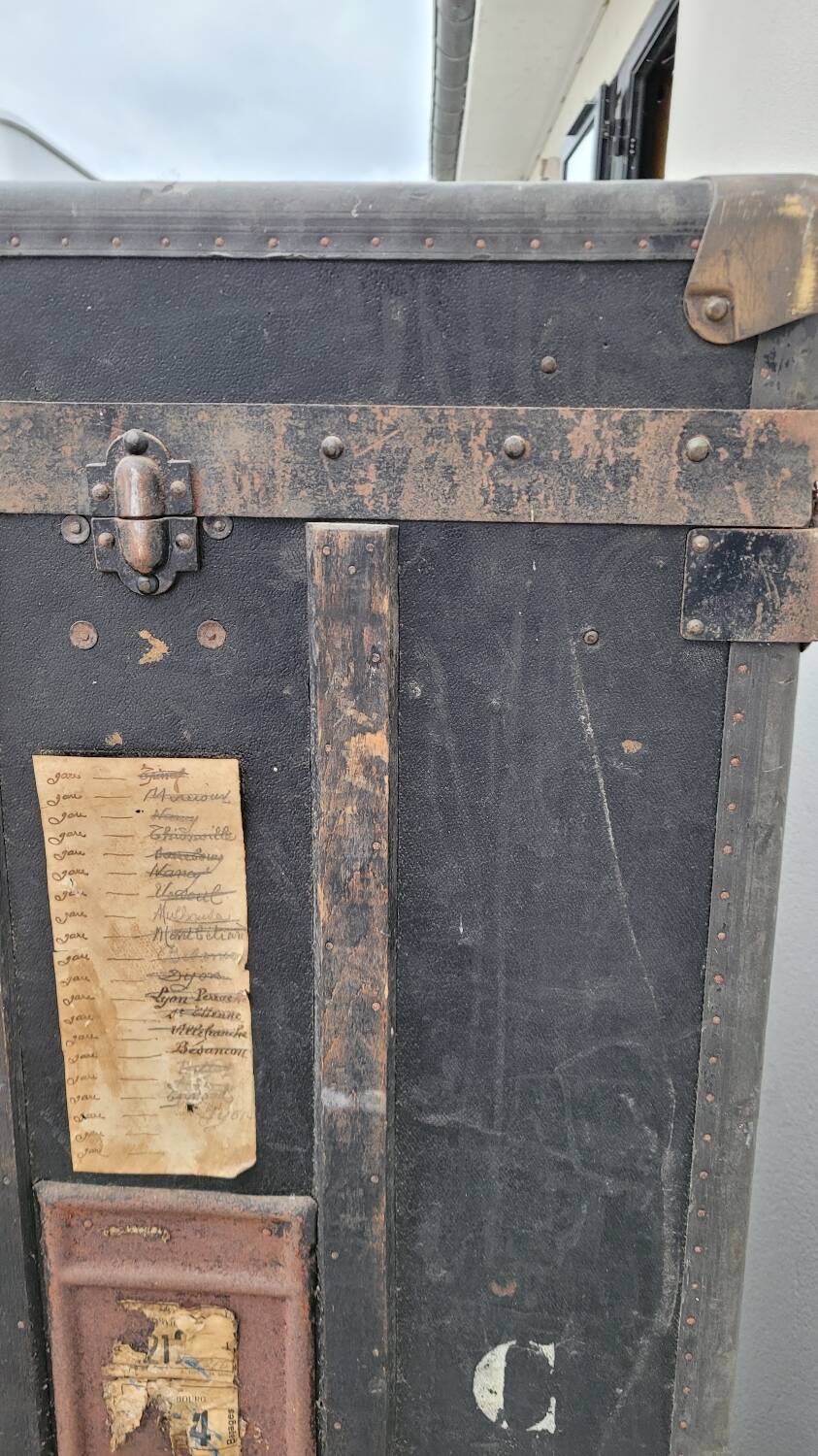 Malle cabine de la marque "La Malle Bernard" Paris -1900s