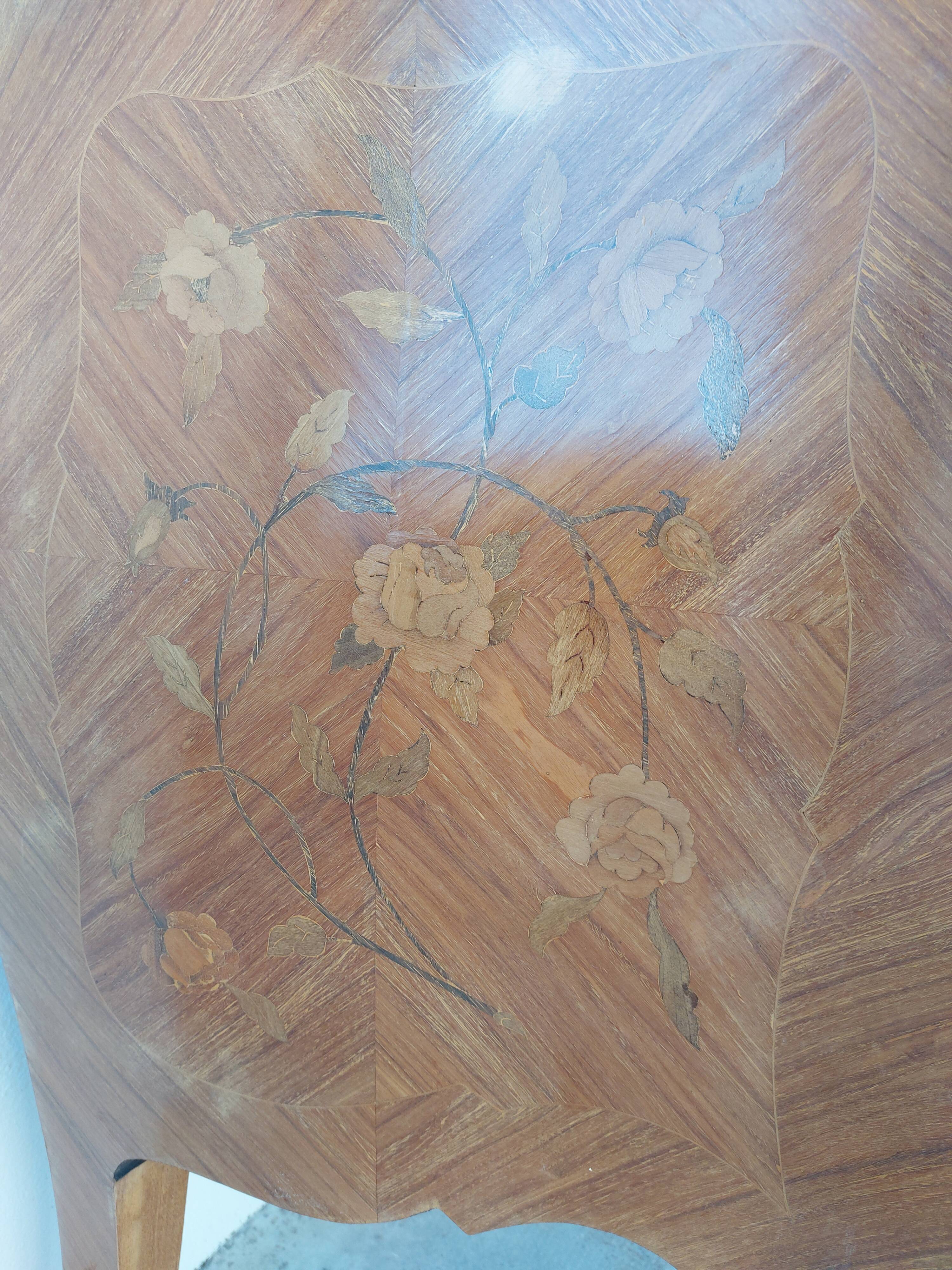 Louis XV chest of drawers in rosewood marquetry