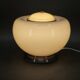 Lampe de table en verre blanc de l'ère spatiale italienne des années 1970