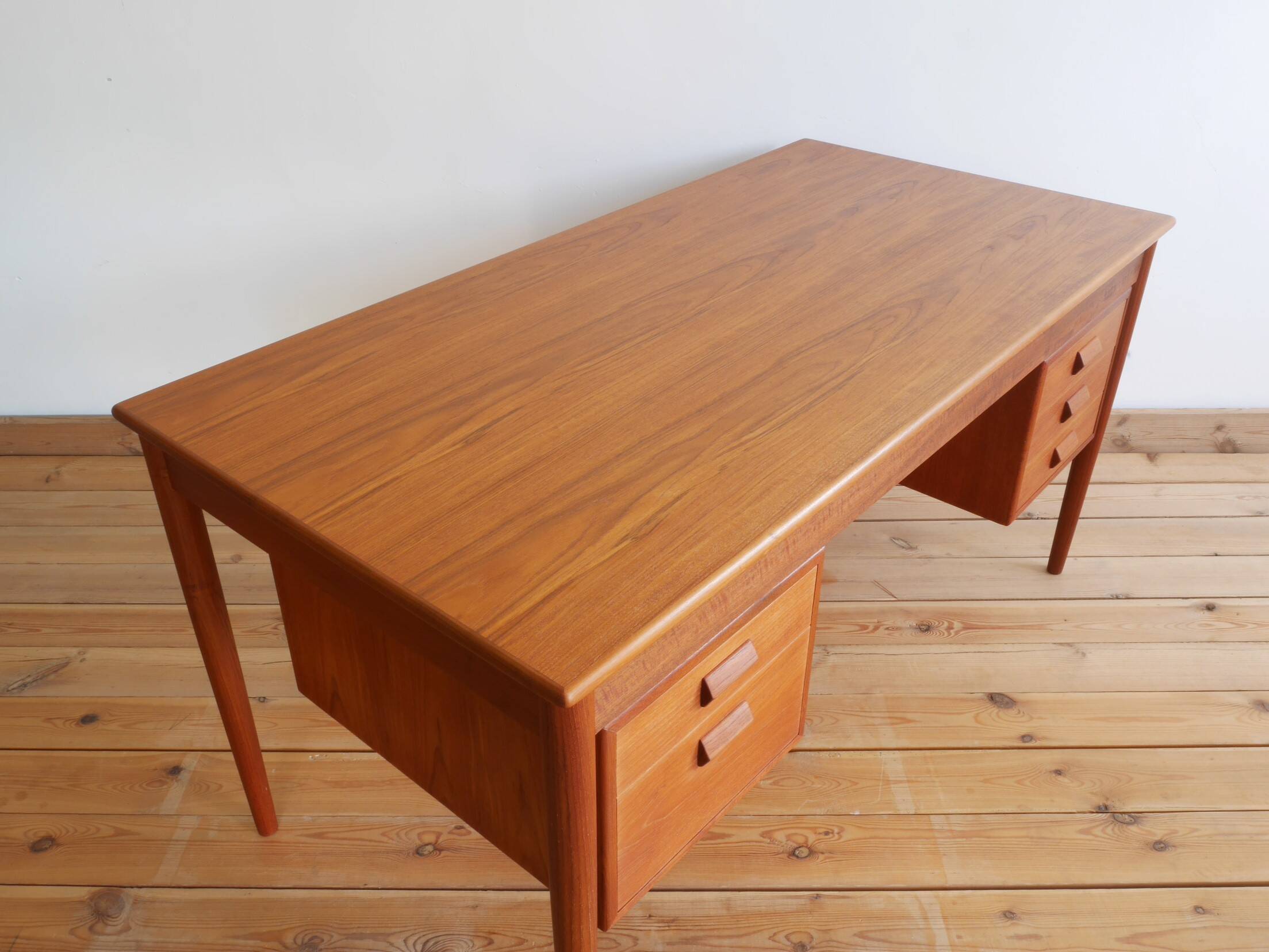 Danish Teak Desk by Børge Mogensen for Søborg Møbelfabrik, 1950s