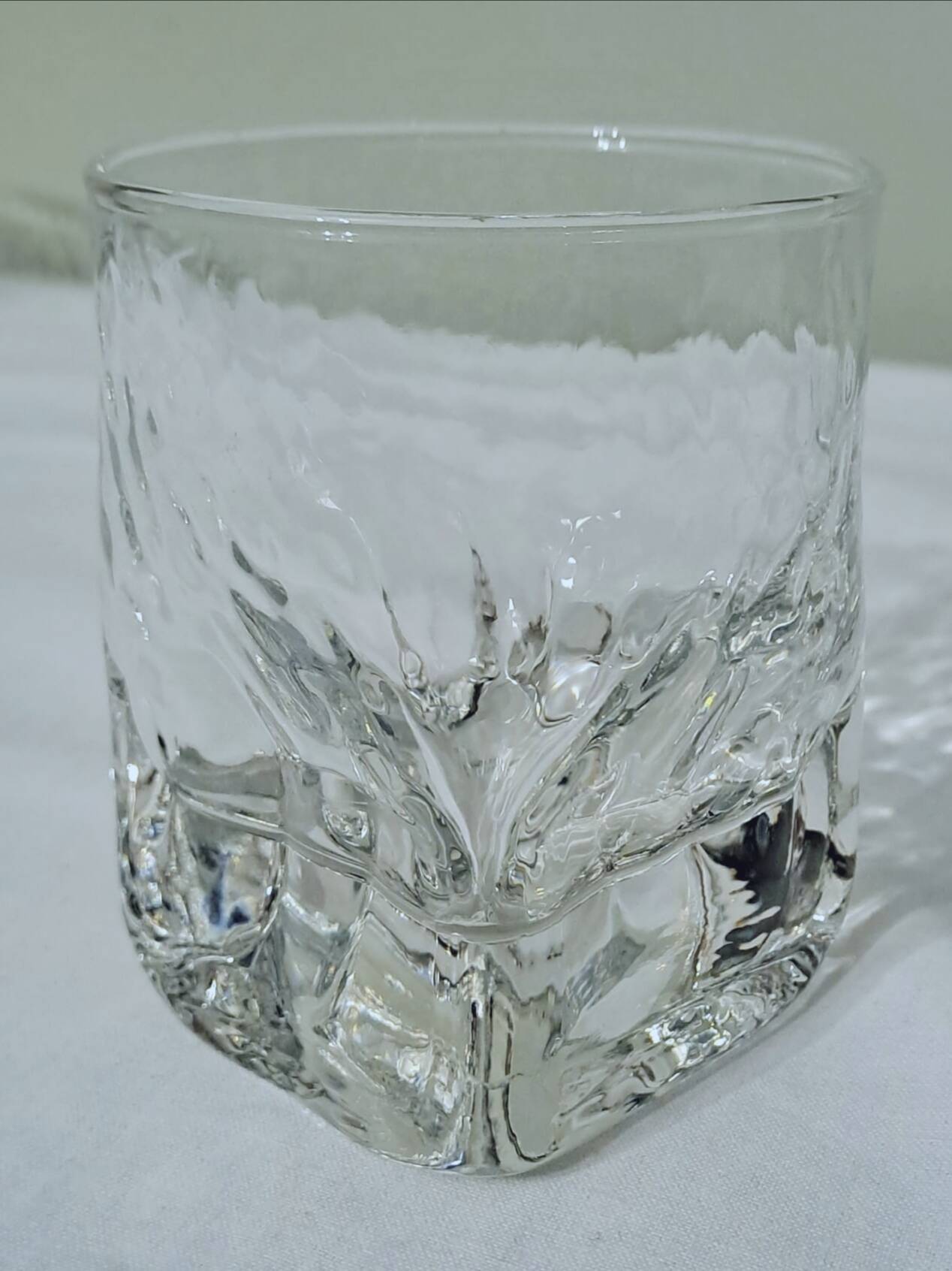 Set of 2 large whiskey glasses