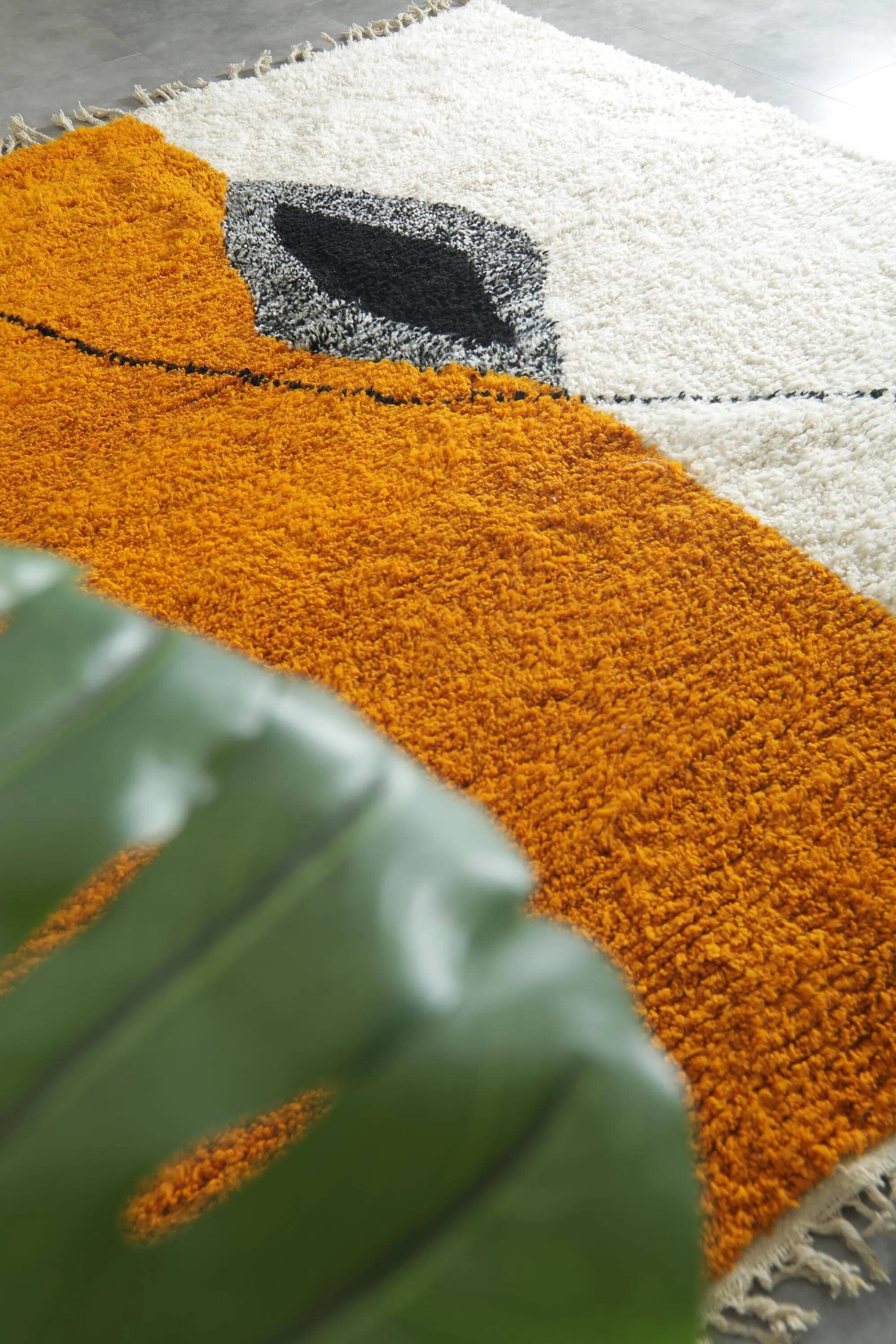 Moroccan Berber style rug 3 x 2 m