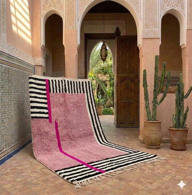Handmade Moroccan Berber rug 250/250 cm