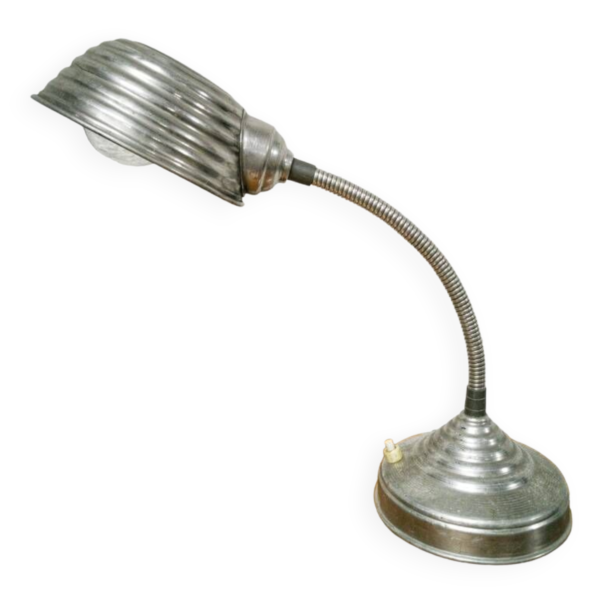 Articulated aluminum desk lamp