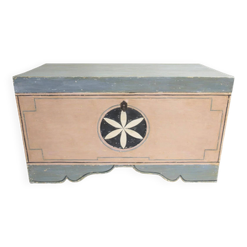 Chest with recent decorative painting